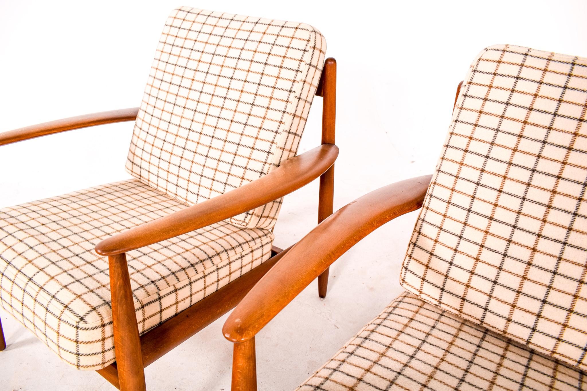 Mid-20th Century Pair of Easy Chairs by Grete Jalk, Model FD-118, 1950s