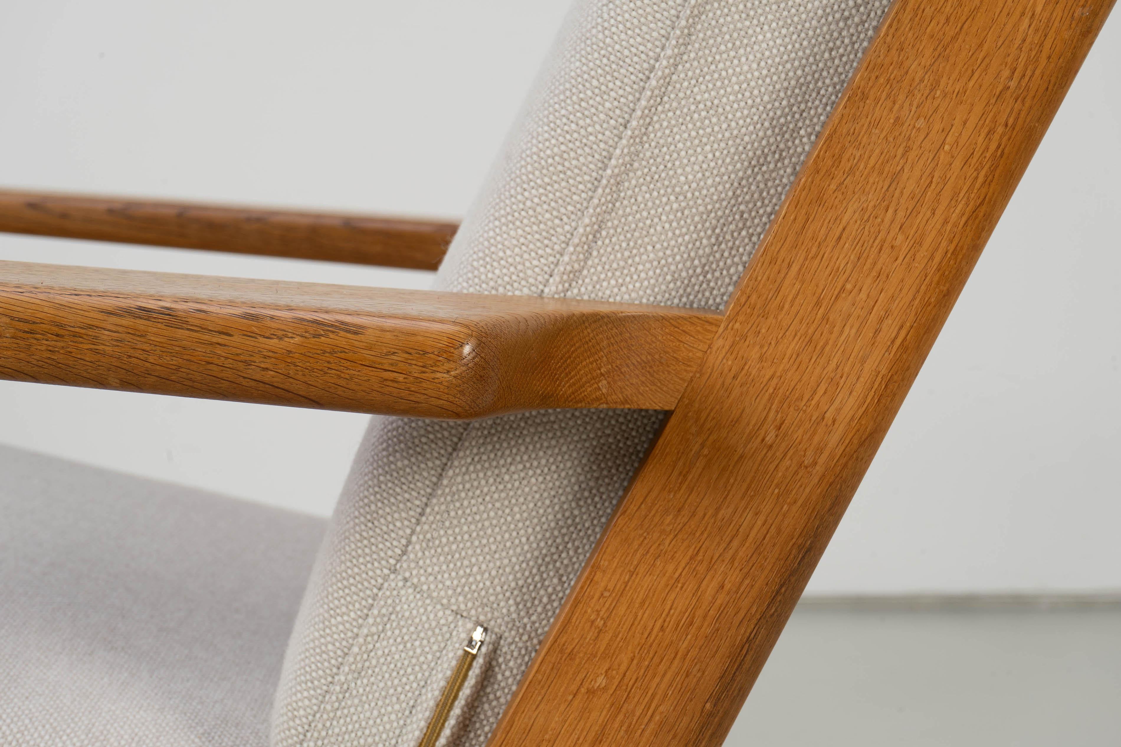 Pair of Easy Chairs by Hans Wegner GETAMA GE 290, Oak Wood Denmark 1960s For Sale 4