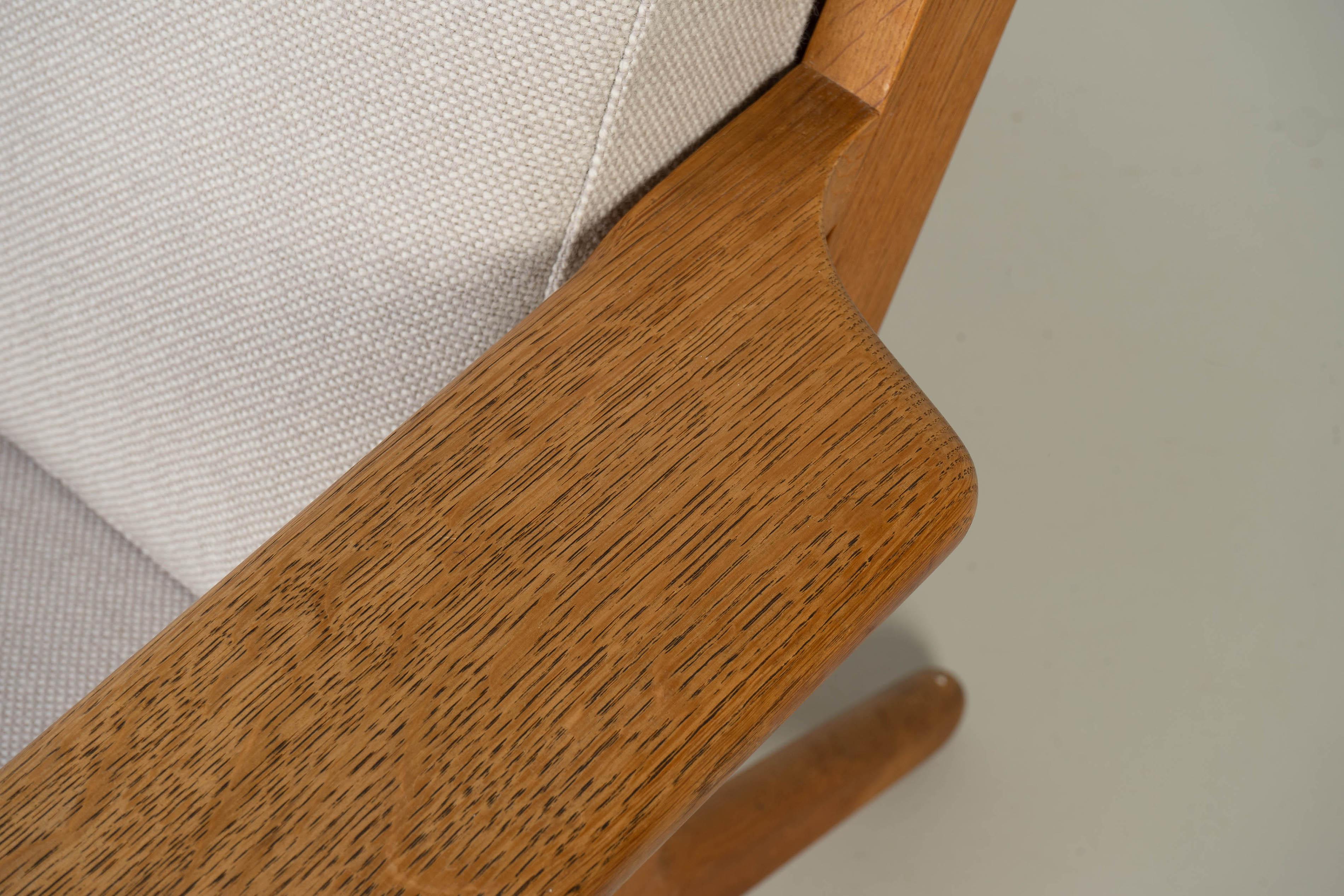 Wool Pair of Easy Chairs by Hans Wegner GETAMA GE 290, Oak Wood Denmark 1960s For Sale