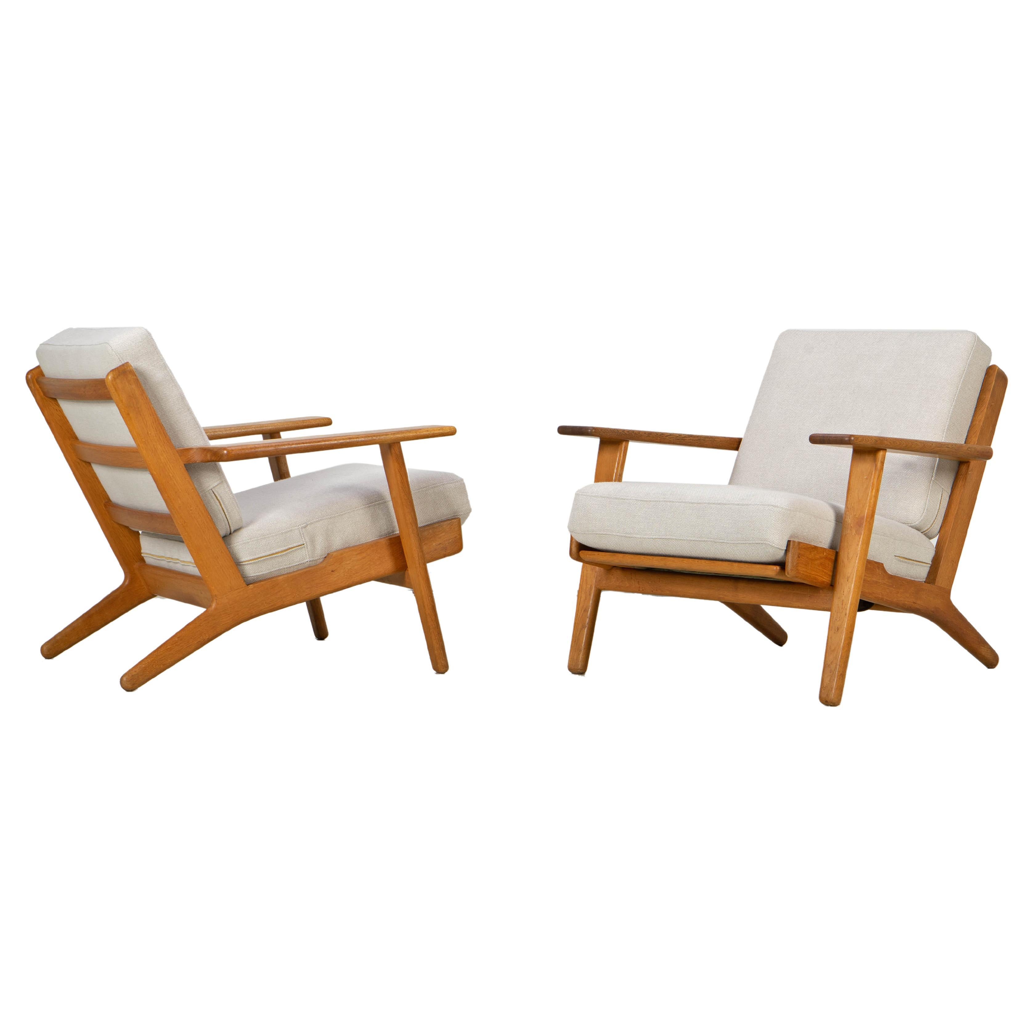 Pair of Easy Chairs by Hans Wegner GETAMA GE 290, Oak Wood Denmark 1960s For Sale