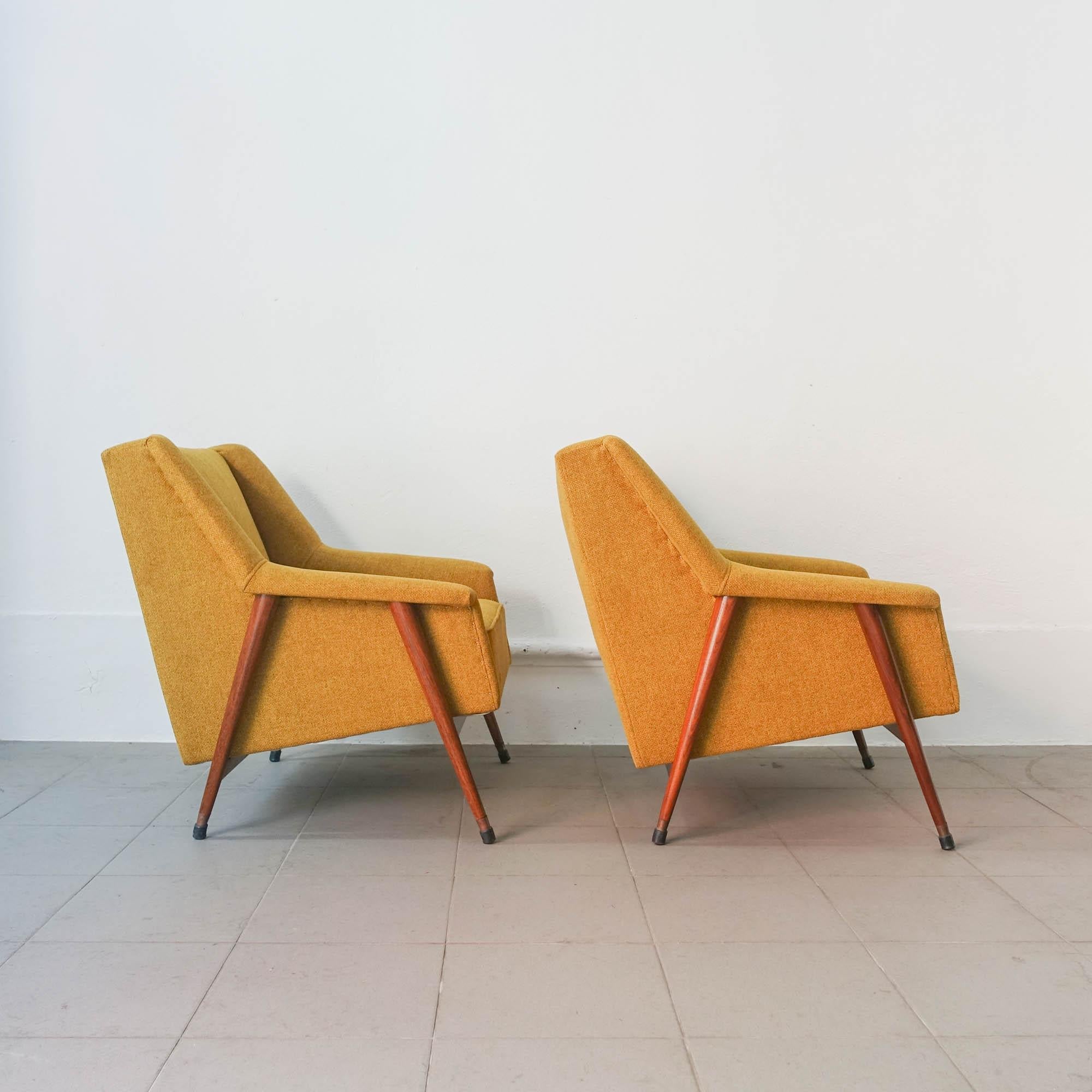 Mid-Century Modern Pair of Easy Chairs, by José Espinho for Olaio, 1959 For Sale