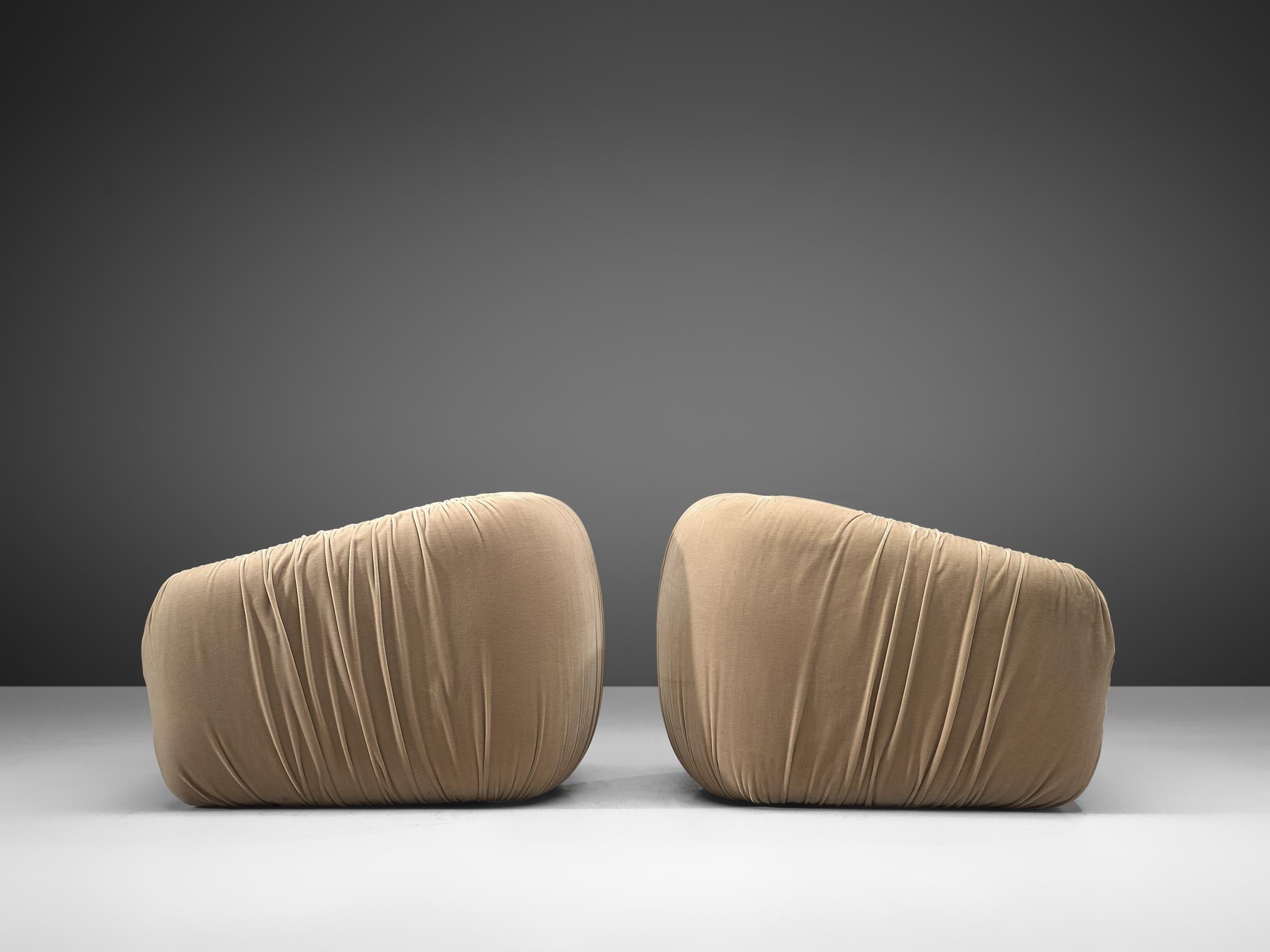 Post-Modern Pair of Easy Chairs in Beige Upholstery by Airborne