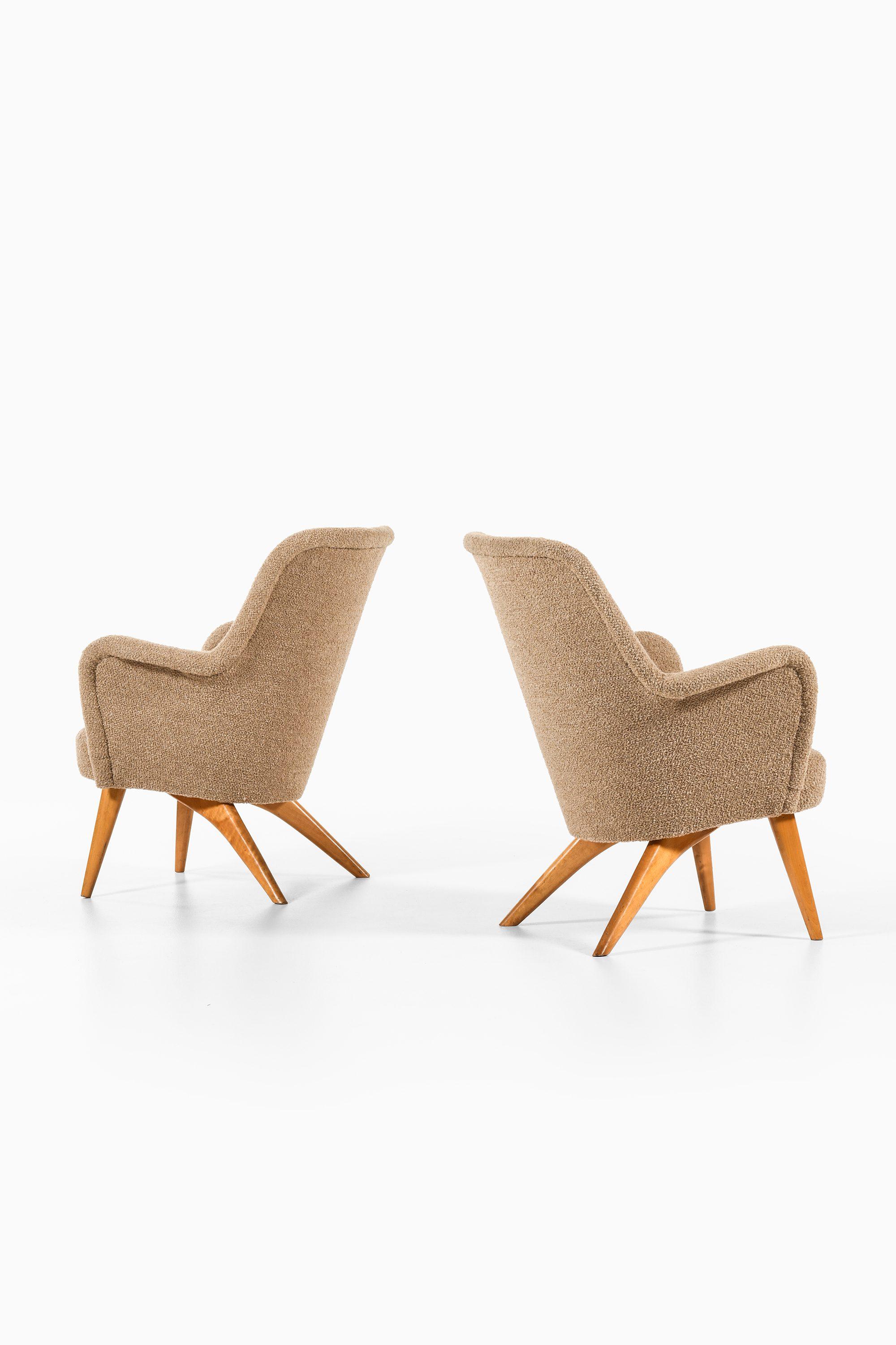 Mid-Century Modern Pair of Easy Chairs in Birch, Newly Reupholstered in Wool Fabric, 1950's For Sale
