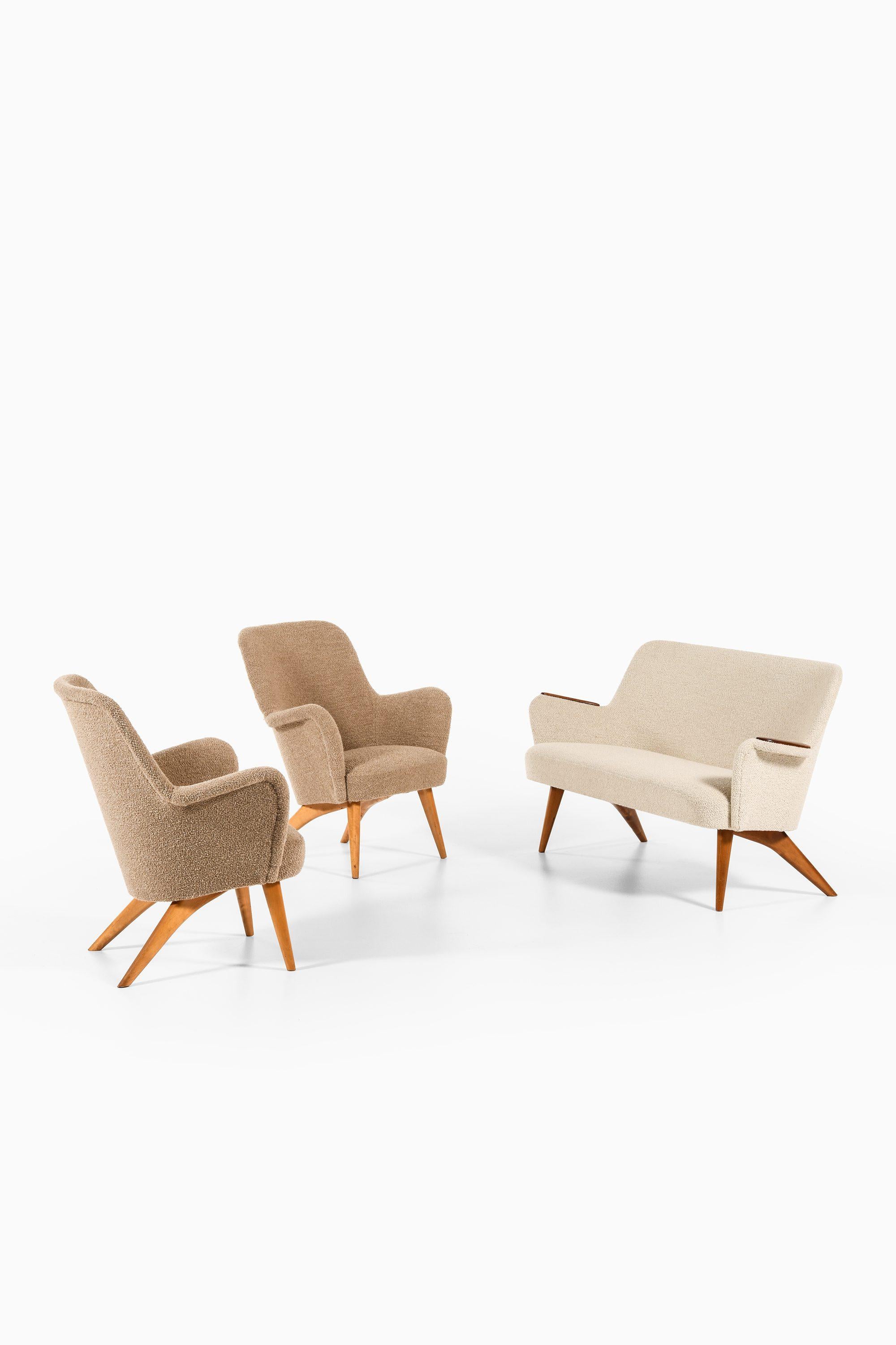 Pair of Easy Chairs in Birch, Newly Reupholstered in Wool Fabric, 1950's For Sale 1