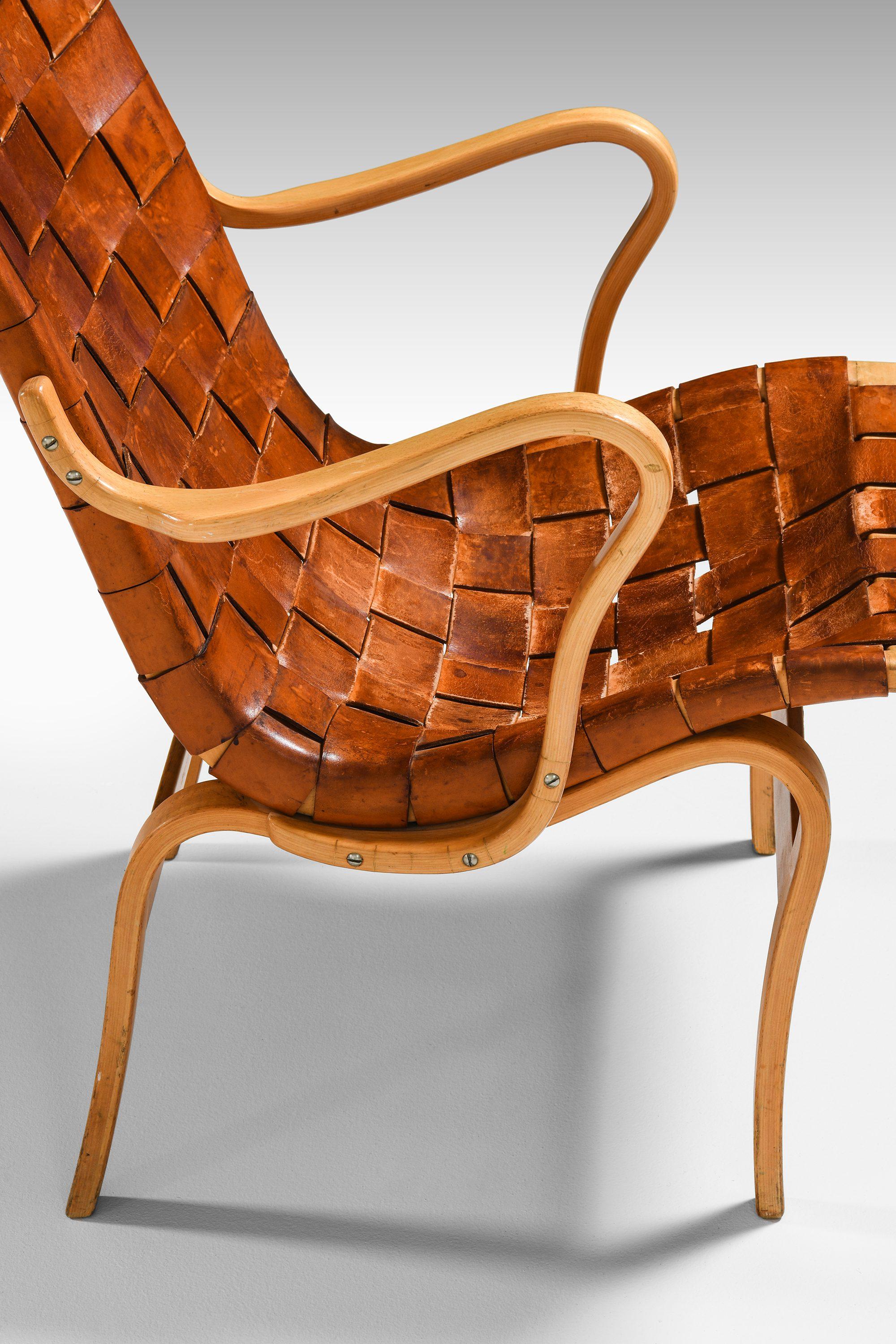 Laminé Paire de fauteuils en bouleau et sangles en cuir d'origine de Bruno Mathsson, 1968 en vente