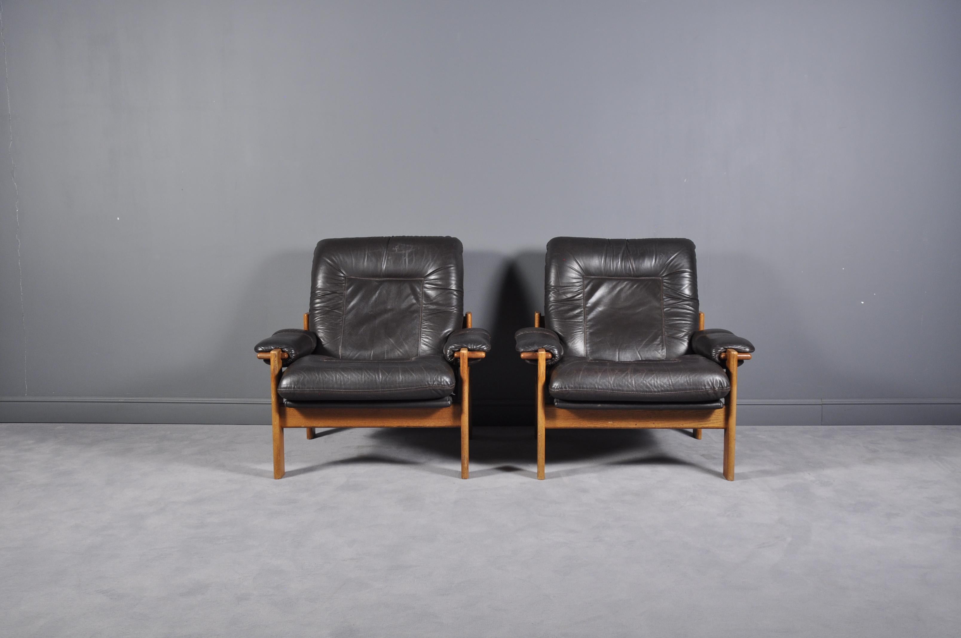 Pair of Easy Chairs in Black Leather and Teak, Denmark, 1960s In Good Condition In Bucharest, RO