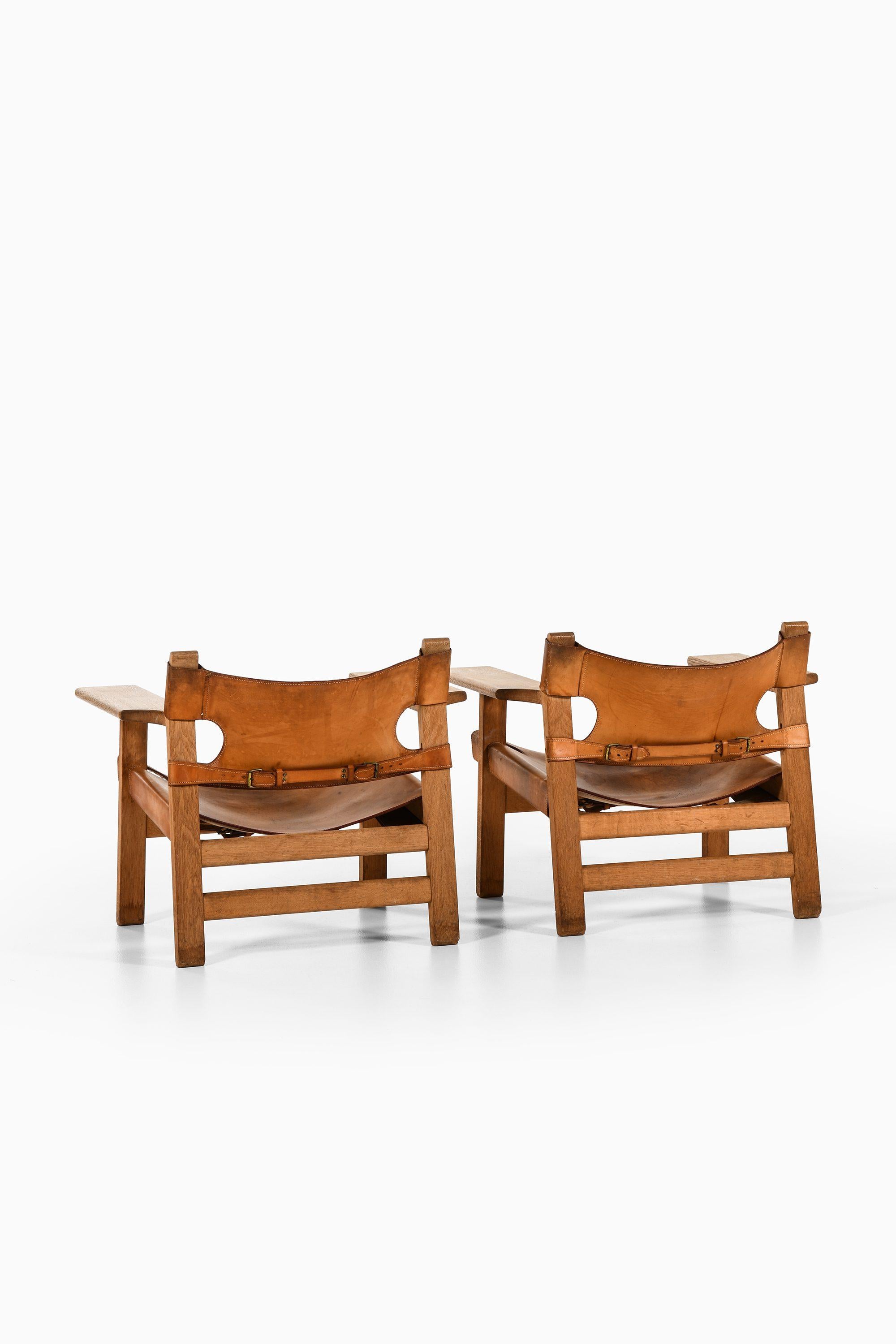 Scandinave moderne Paire de fauteuils en Oak et cuir Brown Cognac par Børge Mogensen, années 1950 en vente