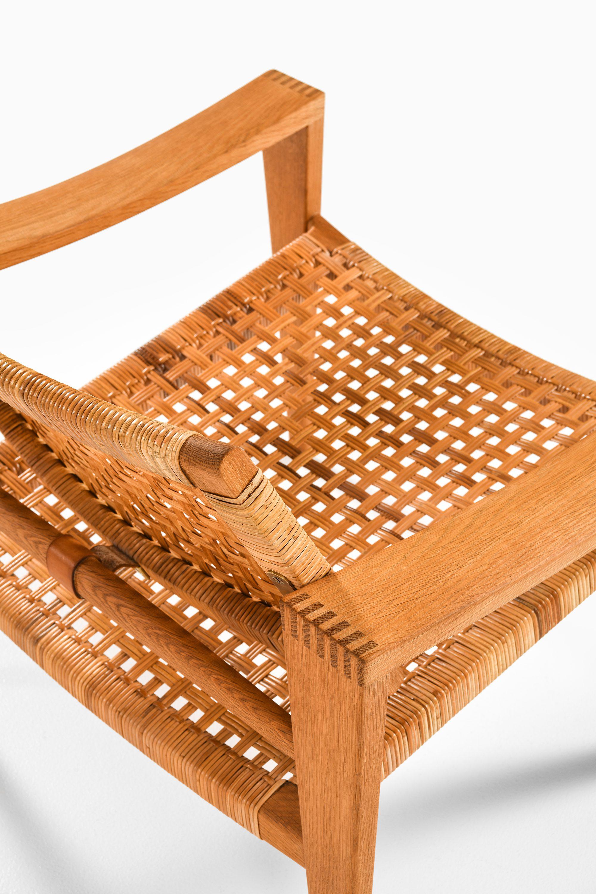 Coppia di poltrone in Oak, canna intrecciata, ottone e pelle di Hans Wegner, 1959 in vendita 2