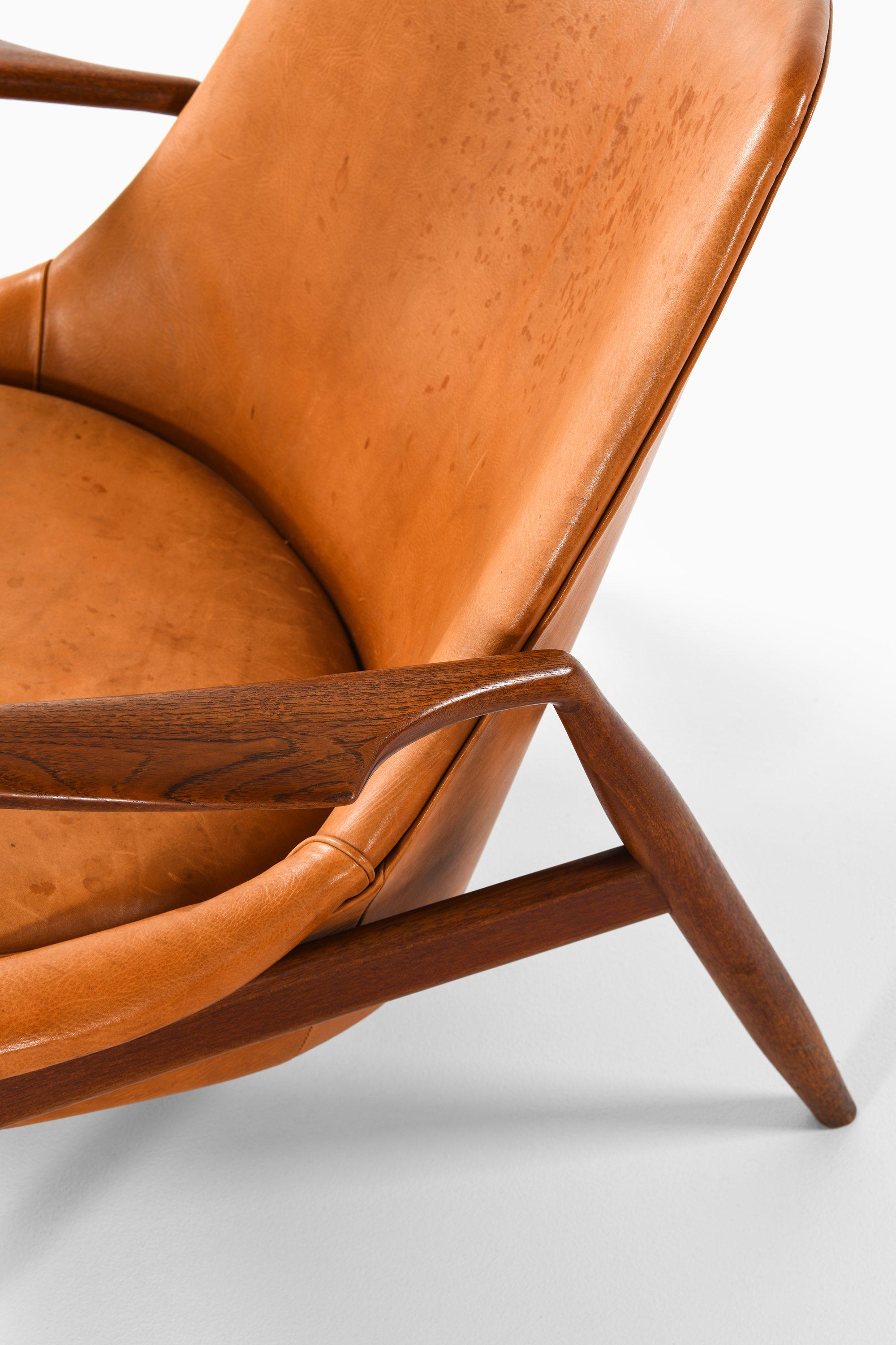 Pair of Easy Chairs in Teak and Leather by Ib Kofod-Larsen, 1950s For Sale 2