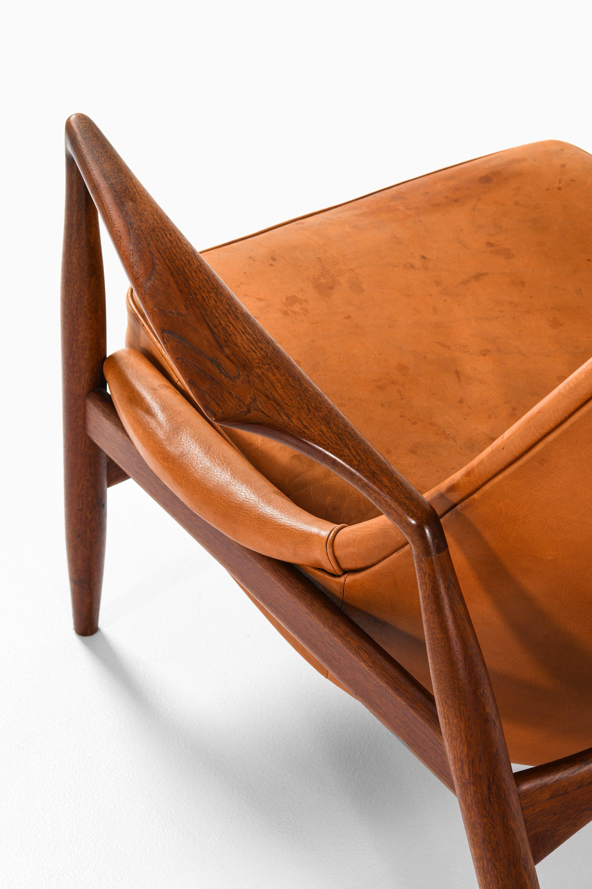 Pair of Easy Chairs in Teak and Leather by Ib Kofod-Larsen, 1950s For Sale 3