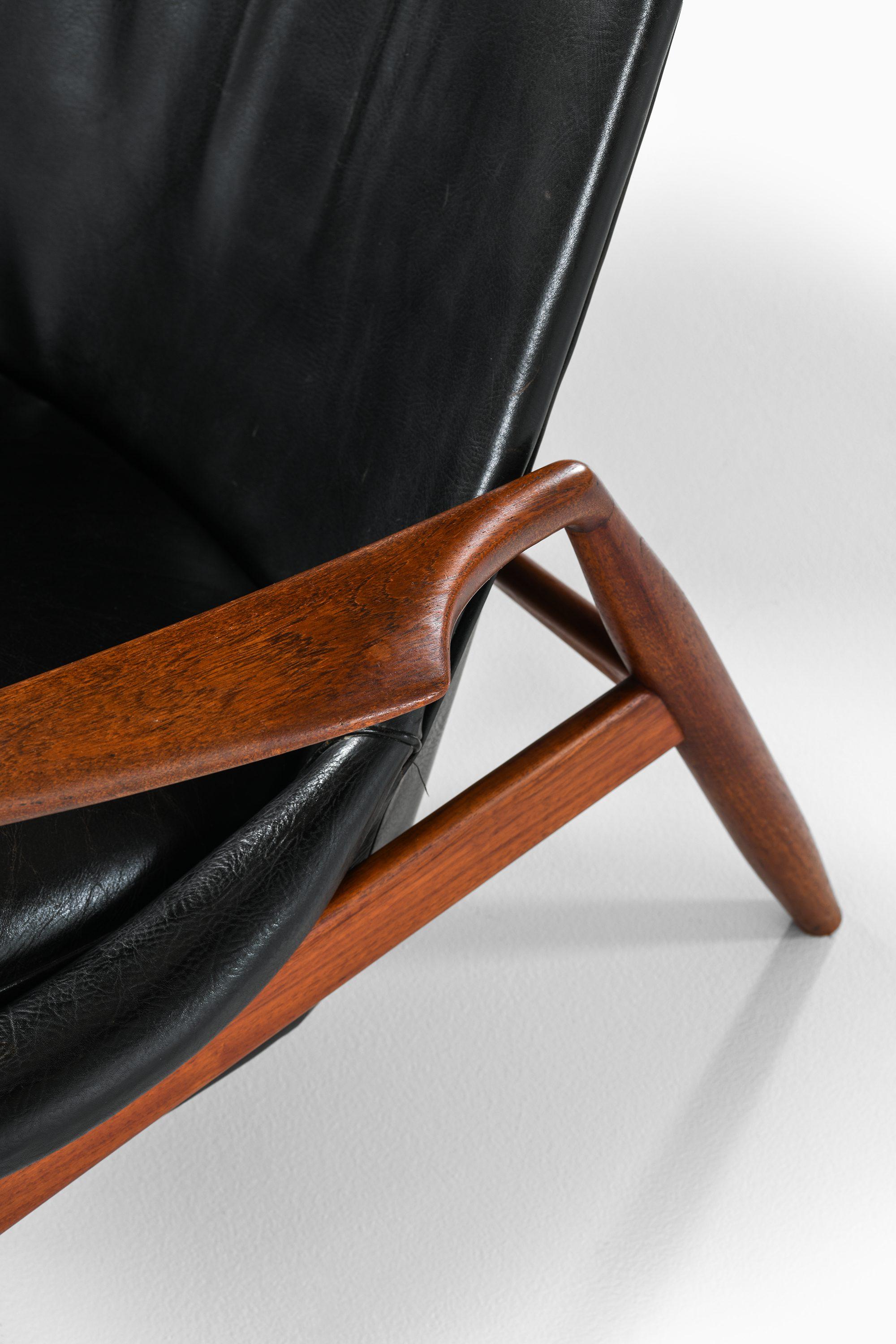 Coppia di poltrone in teak e pelle nera originale di Ib Kofod-Larsen in vendita 3