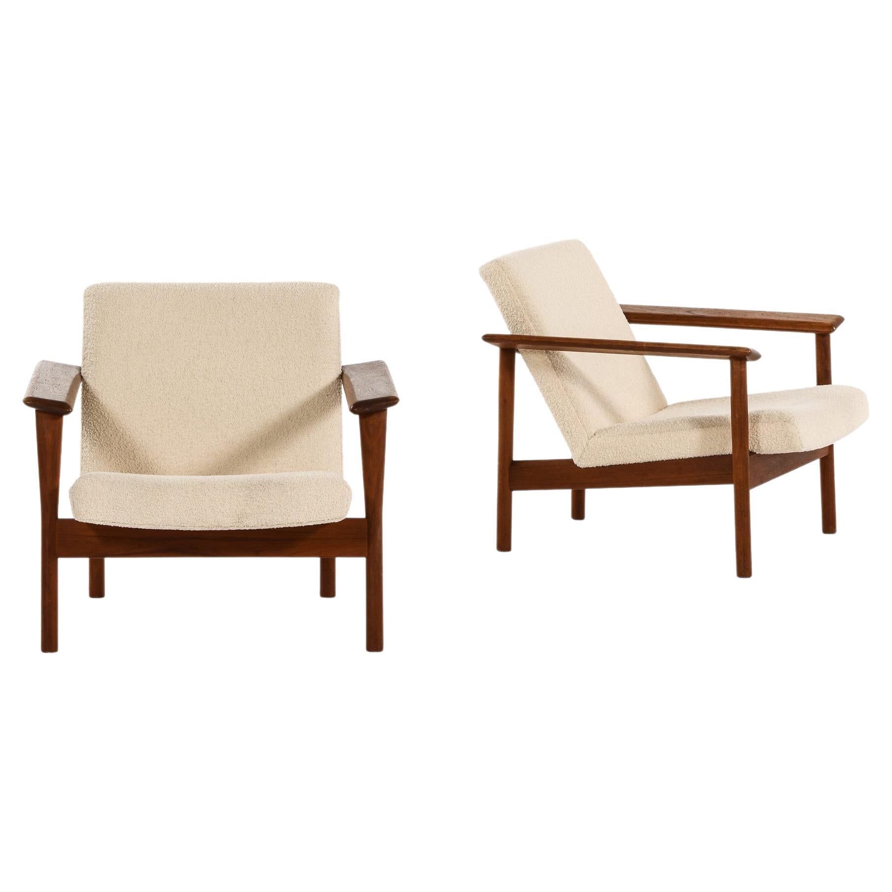 Pair of Easy Chairs in Teak and Reupholstered in White Bouclé Fabric, 1950's For Sale