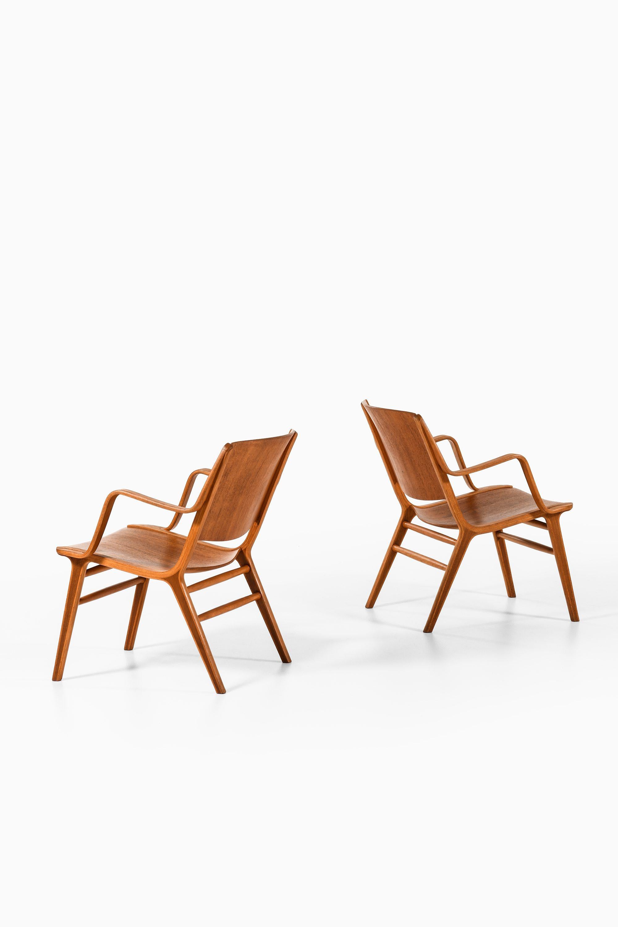 Pareja de butacas de teca y haya de Peter Hvidt & Orla Mølgaard-Nielsen, 1951 Moderno de mediados de siglo en venta