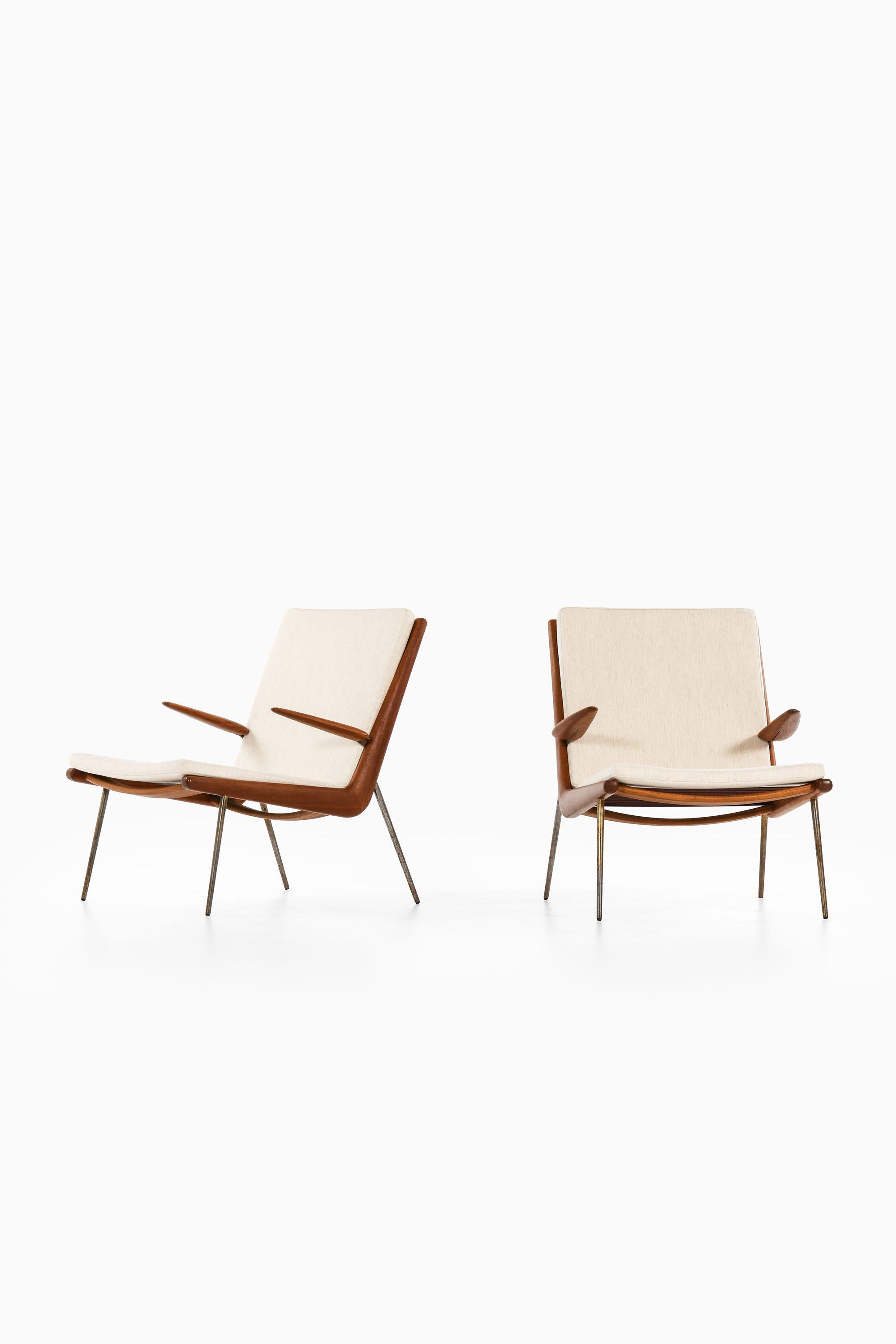 Paire de fauteuils en teck, laiton et nouvellement rembourrés en Savak Gabriel Plain par Peter Hvidt & Orla Mølgaard-Nielsen, années 1950

Informations supplémentaires :
MATERIAL : Teck, laiton et nouvellement rembourré en Gabriel Savak plain (par