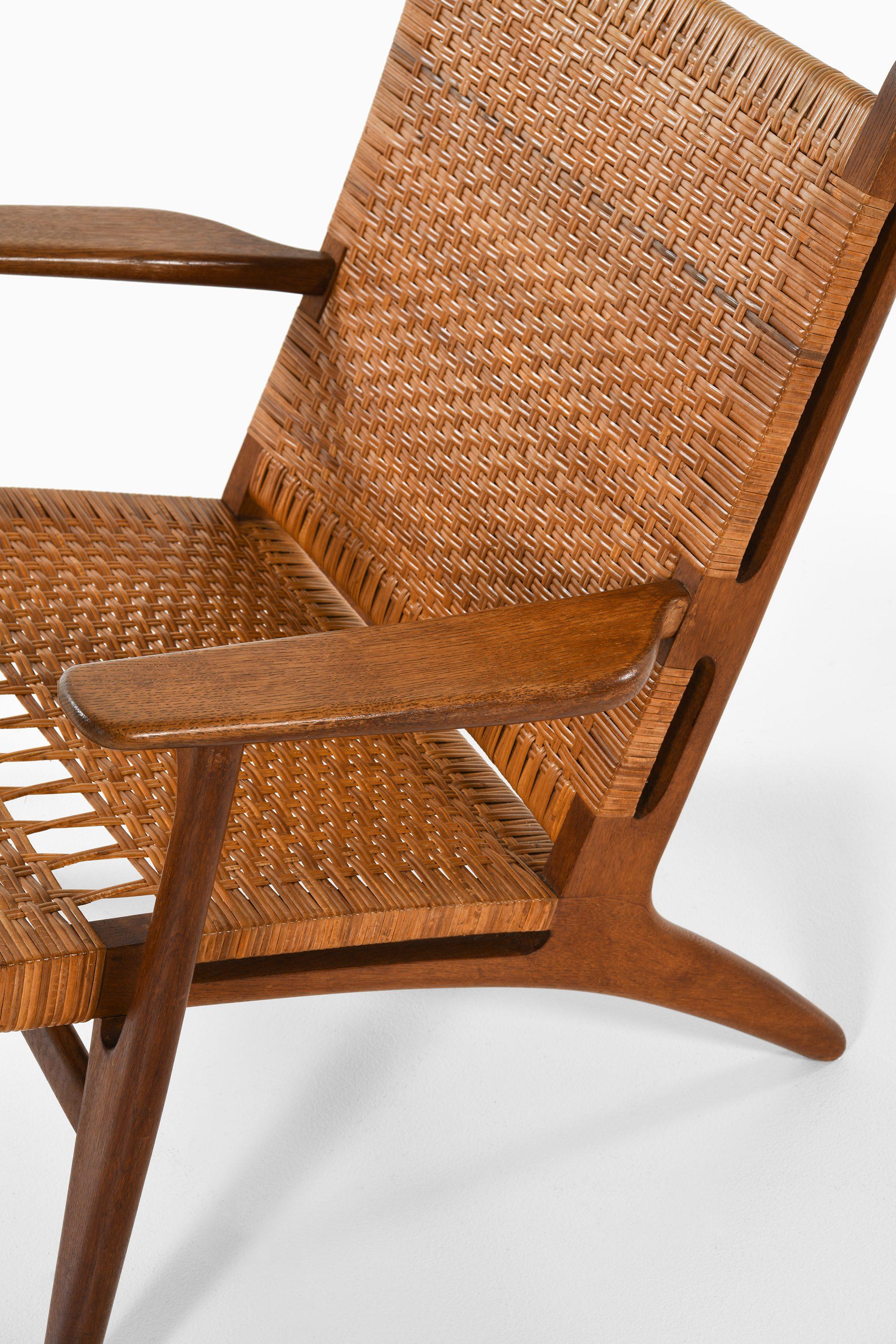 XX secolo Coppia di poltrone modello CH-27 in Oak, canna intrecciata di Hans Wegner, 1949 in vendita