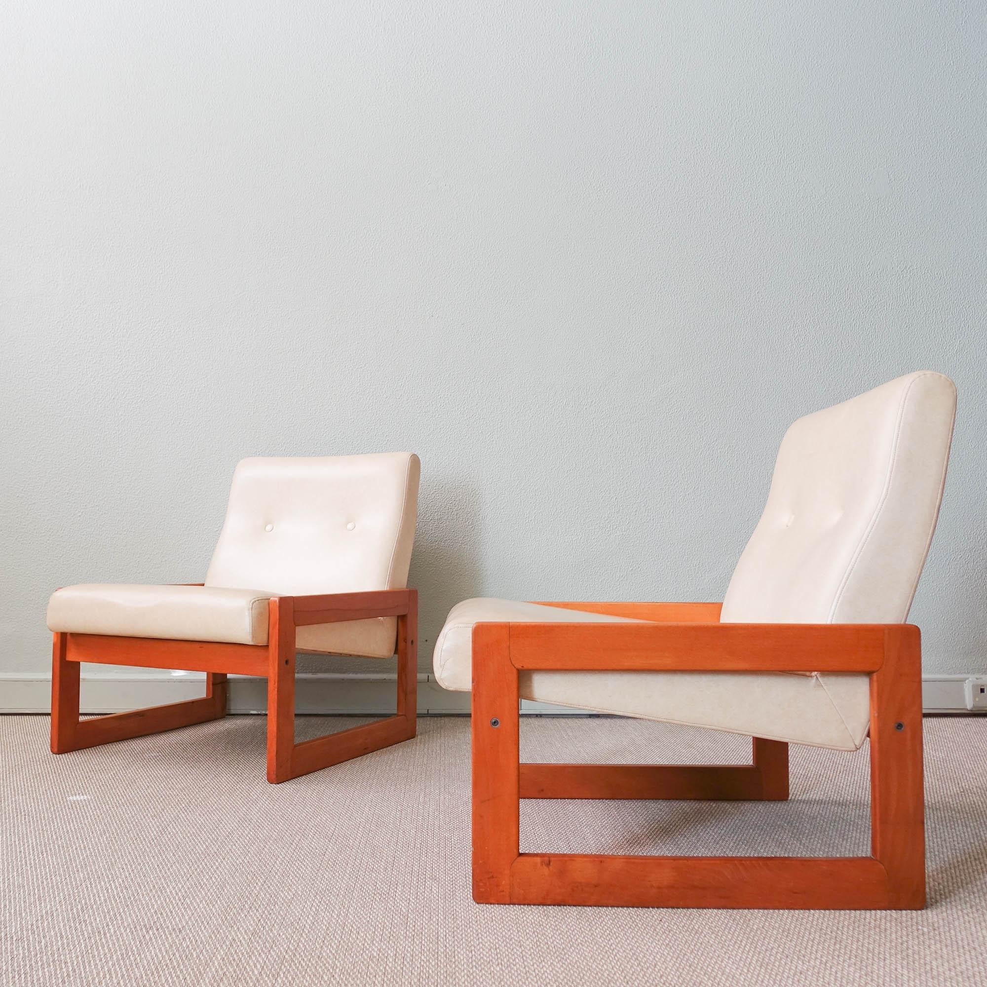 Pair of Easy Chairs, Model Espinho, by José Espinho for Olaio, 1973 For Sale 9