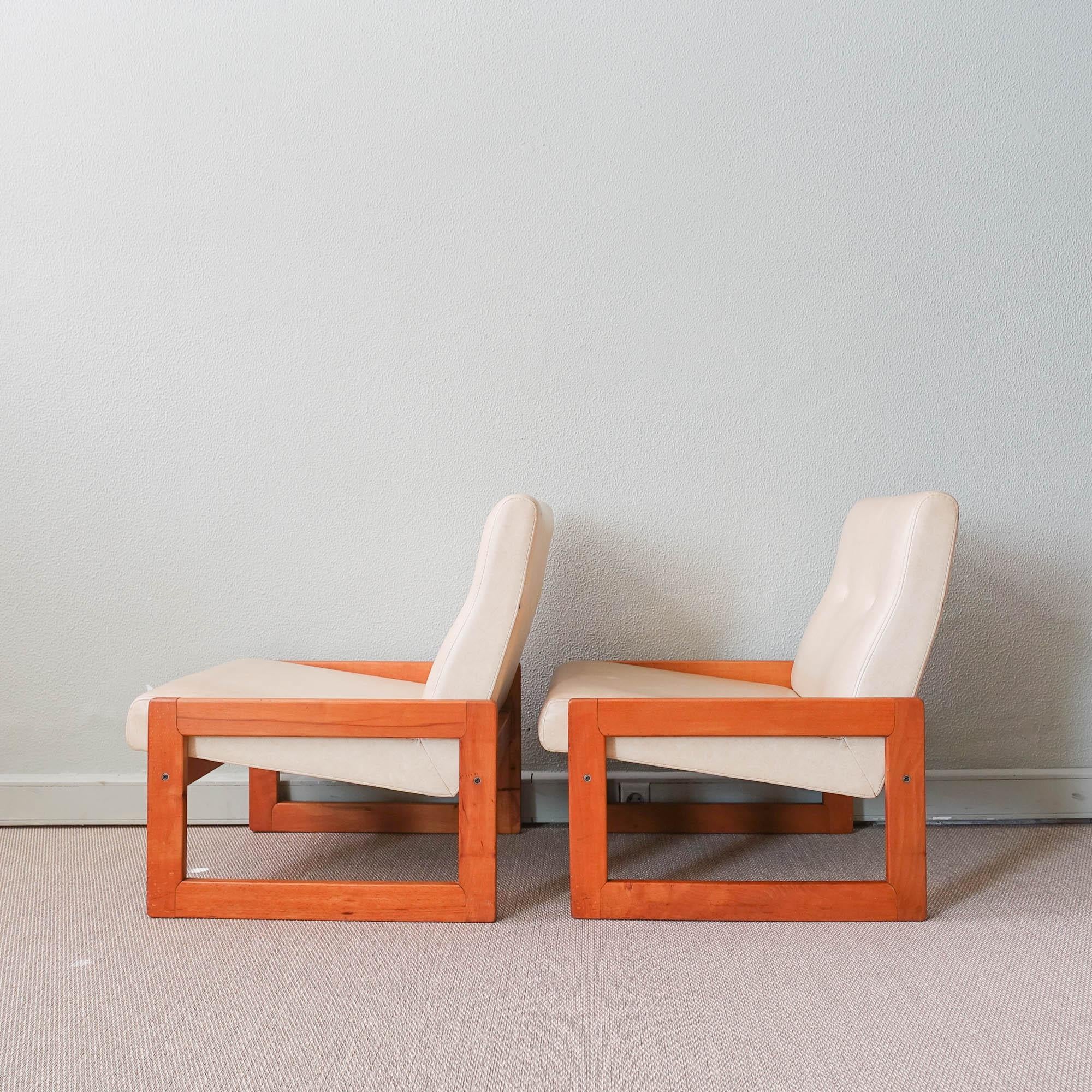 Mid-Century Modern Pair of Easy Chairs, Model Espinho, by José Espinho for Olaio, 1973 For Sale