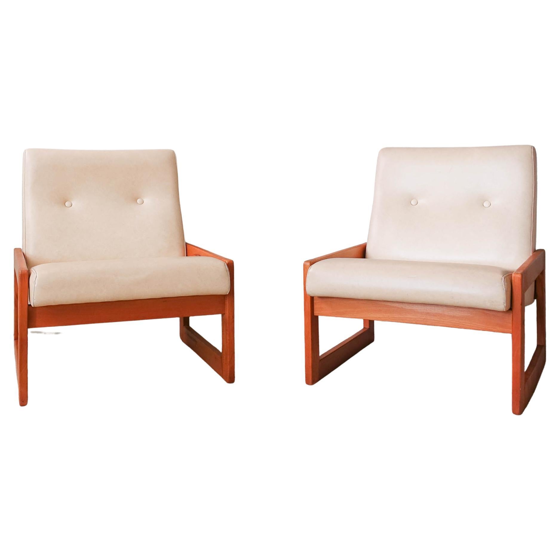 Pair of Easy Chairs, Model Espinho, by José Espinho for Olaio, 1973 For Sale