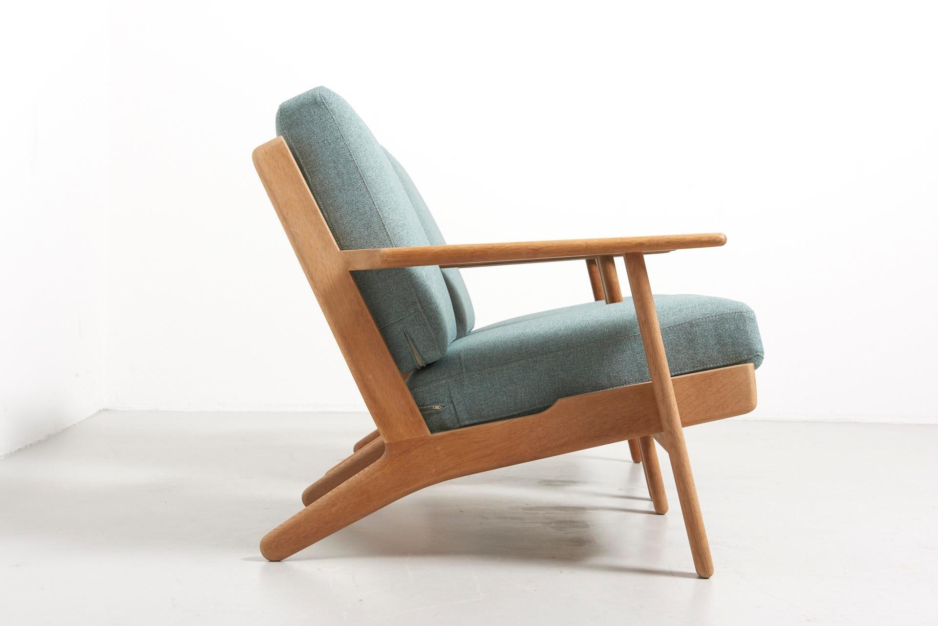 Scandinavian Modern Pair of Easy Chairs Model GE-290 by Hans Wegner, 1953