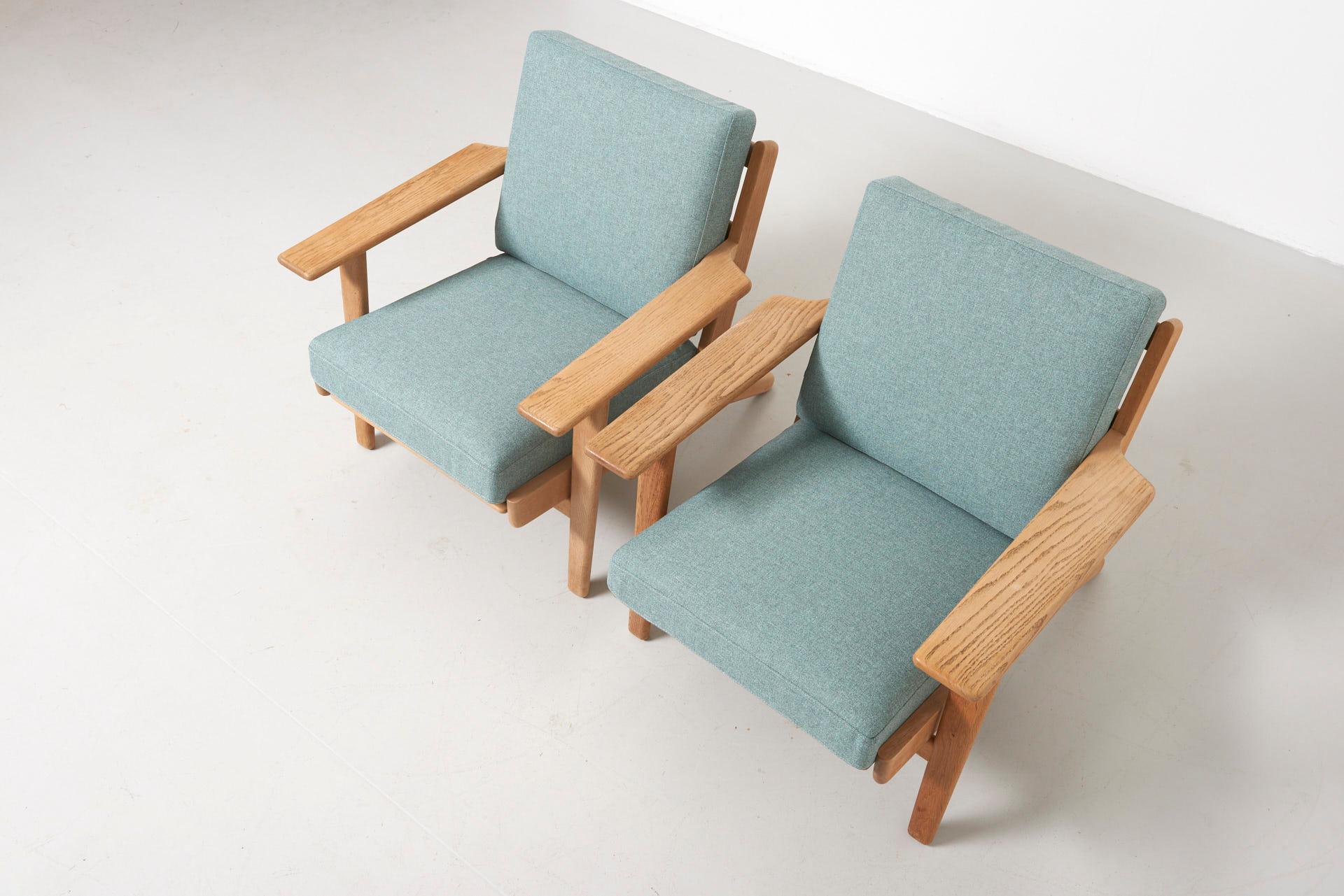 Oak Pair of Easy Chairs Model GE-290 by Hans Wegner, 1953