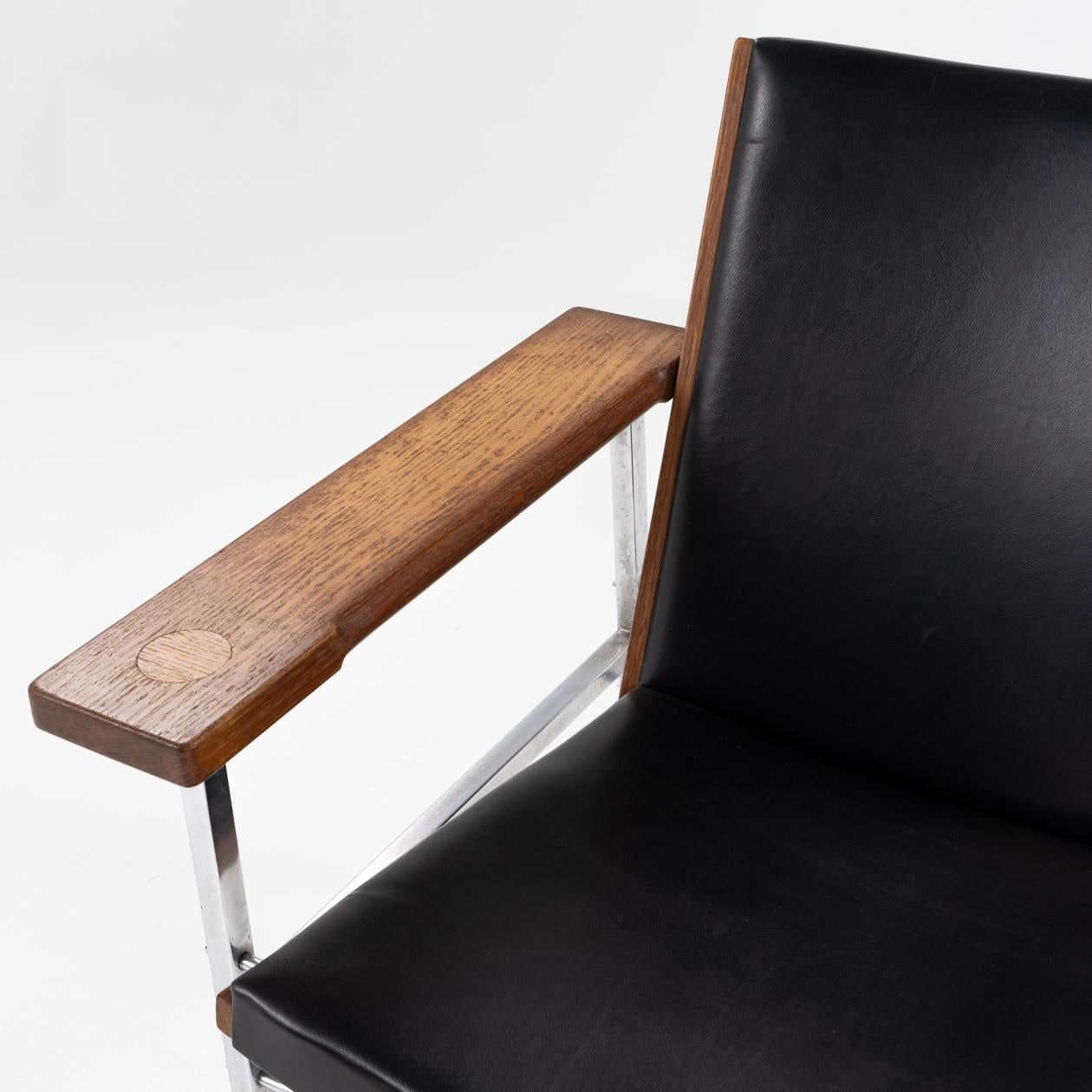 Ein Paar Sessel ohne Armlehne Modell JH 703 von Hans J. Wegner (20. Jahrhundert) im Angebot