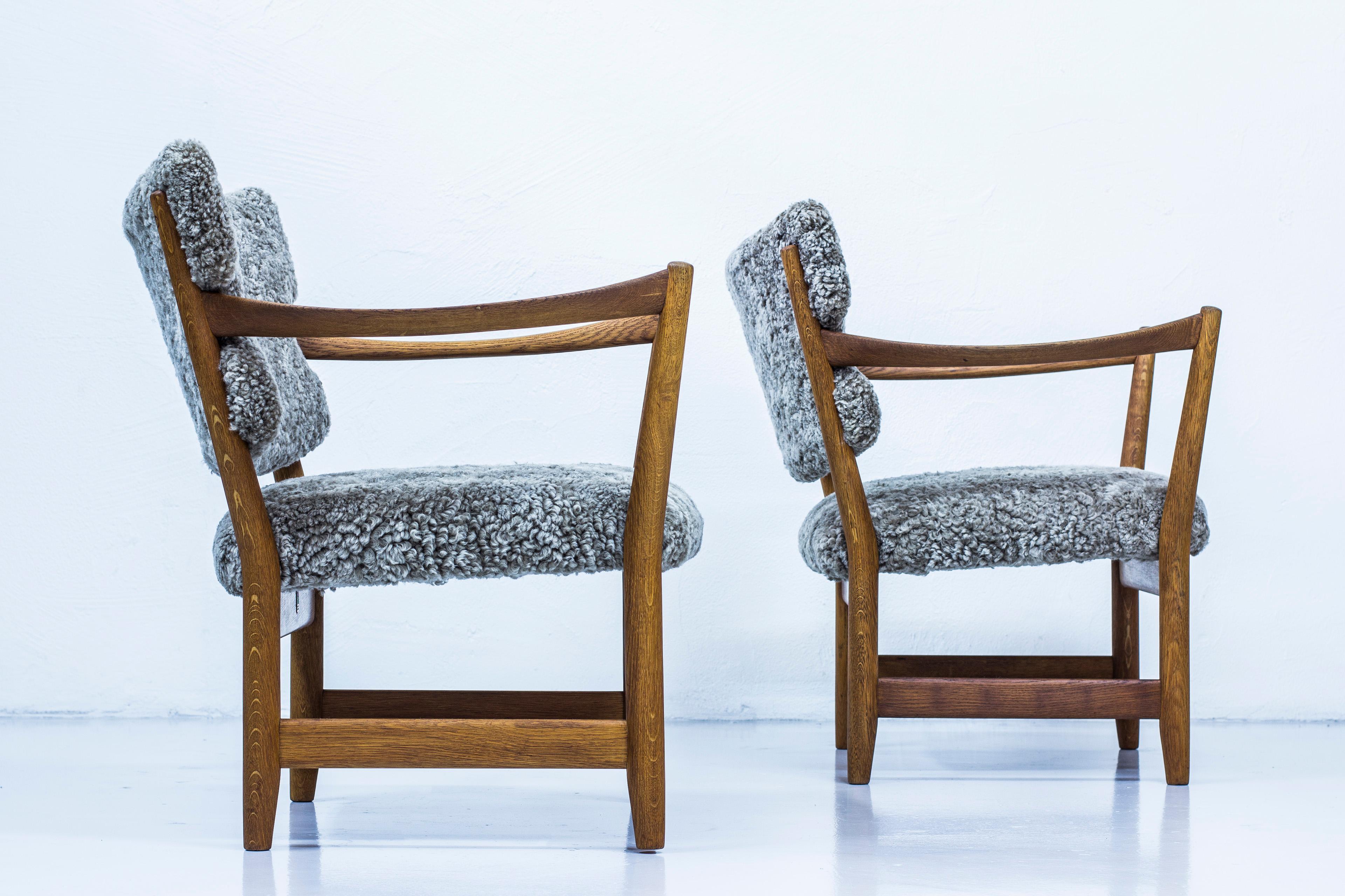 Mid-20th Century Pair of Easy Chairs with Sheepskin by Fredrik Kayser & Adolf Relling, Norway