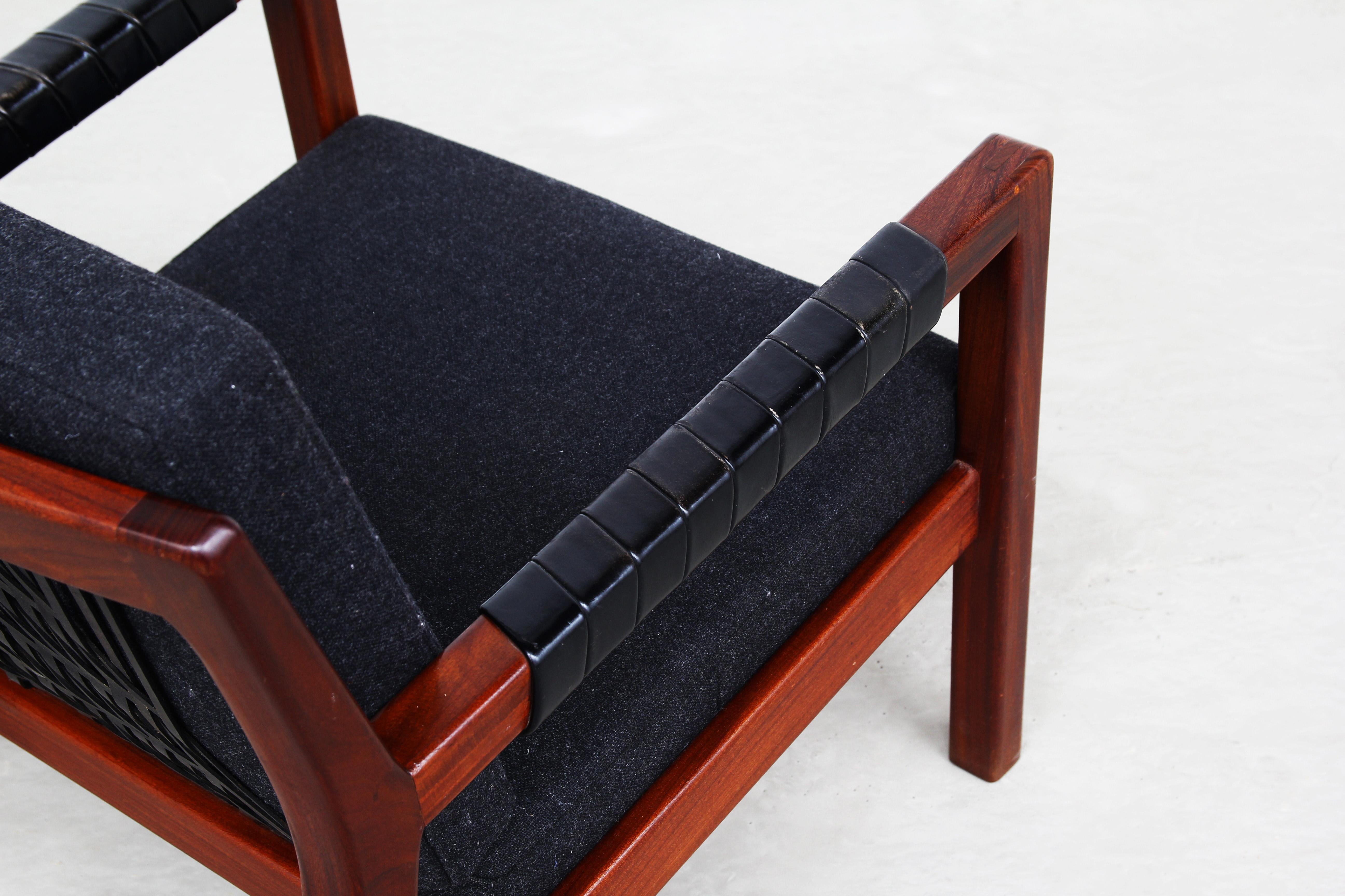 Easy Lounge Chairs von Carl Gustaf Hiort Af rnas, Finnland, Paar (Leder) im Angebot