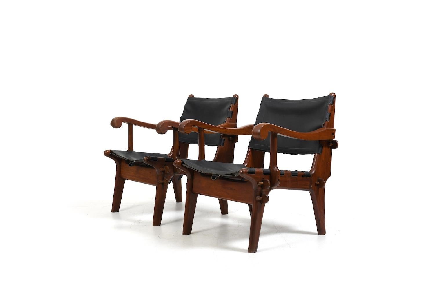 Sesselpaar von Angel Pazmino, 1960er Jahre (Moderne der Mitte des Jahrhunderts) im Angebot