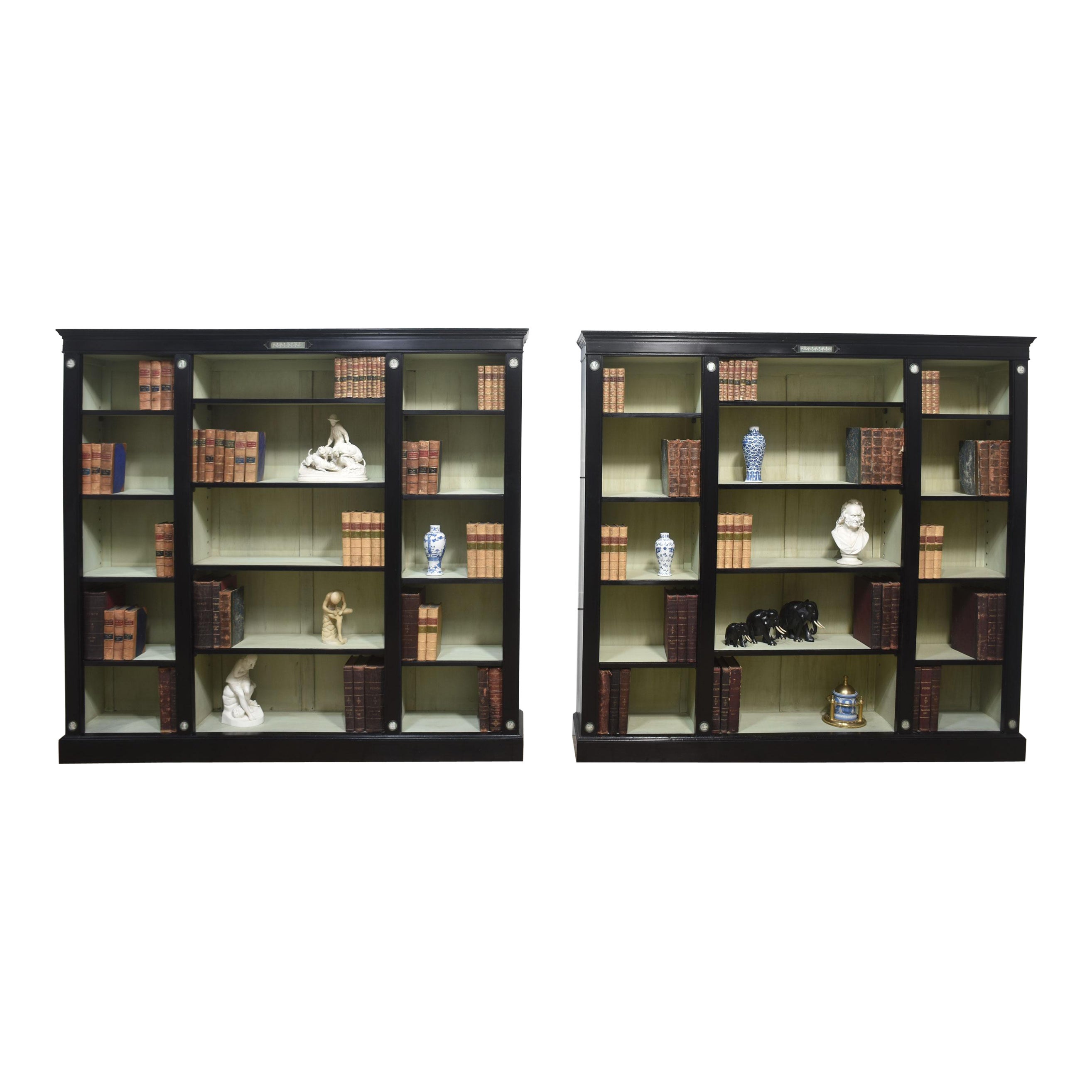 Pareja de librerías abiertas Wedgwood ebonizadas en venta