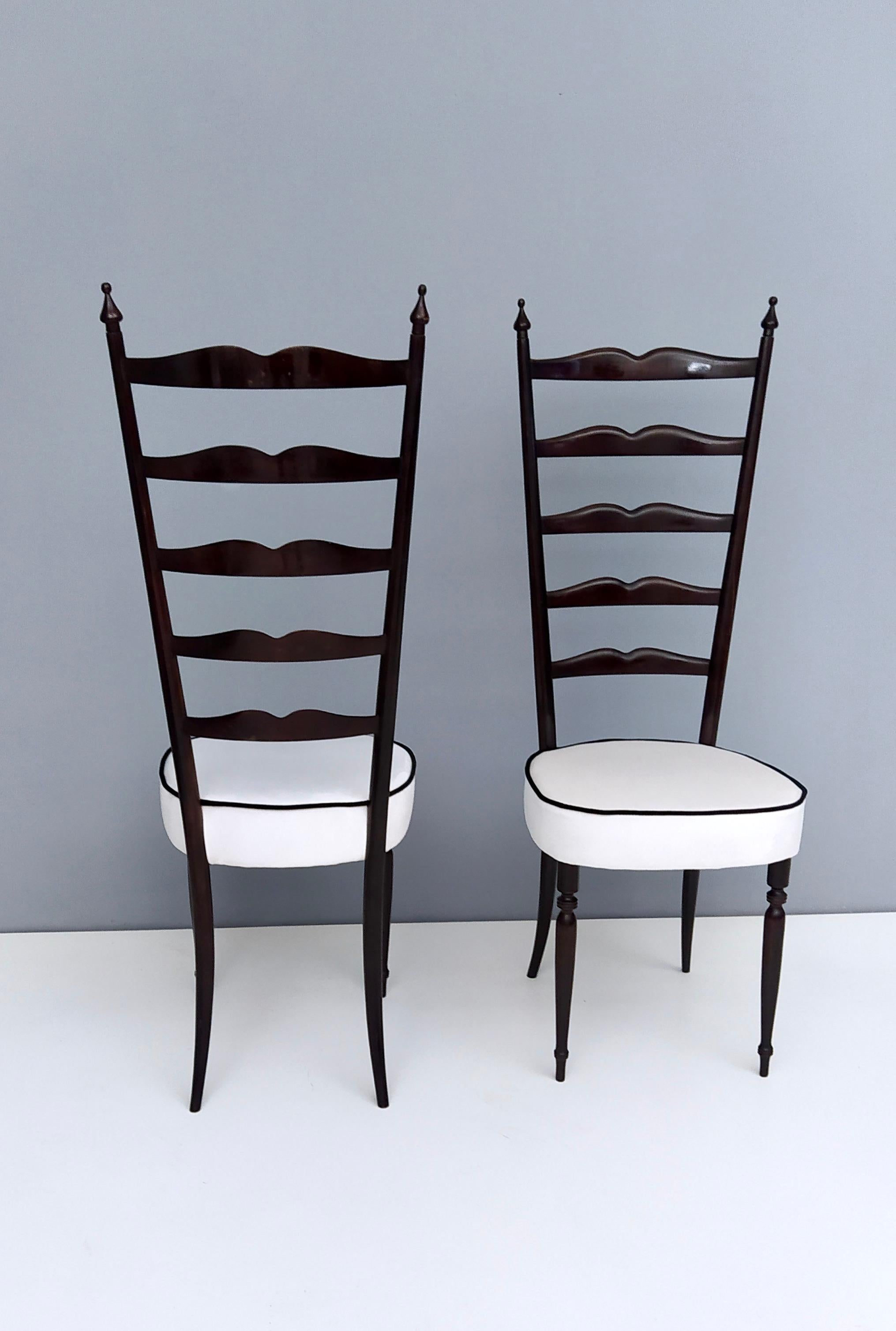 Mid-Century Modern Pair of Vintage Ebonized Beech Chiavarine Chairs with White Upholstery, Italy