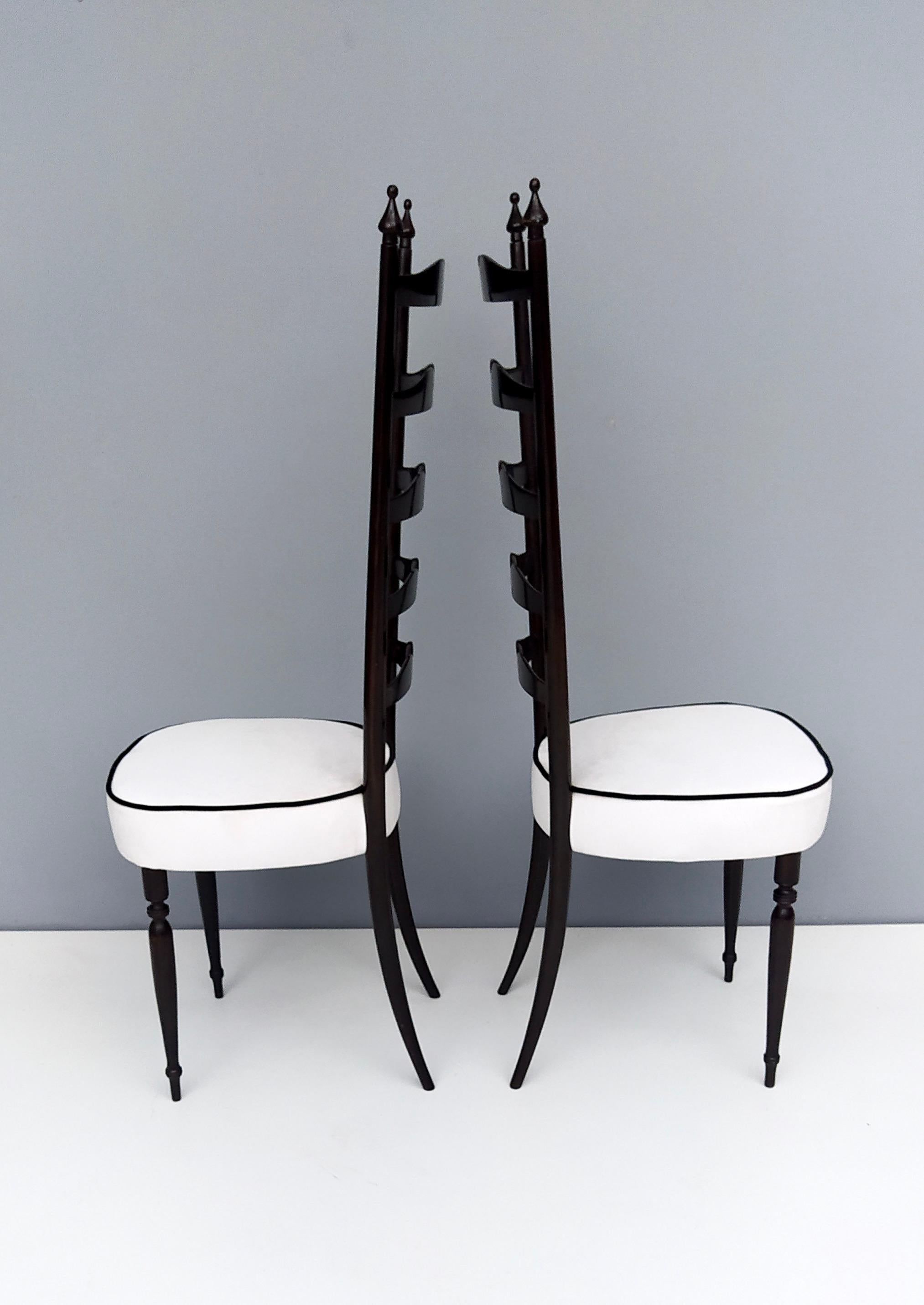 Pair of Vintage Ebonized Beech Chiavarine Chairs with White Upholstery, Italy 1