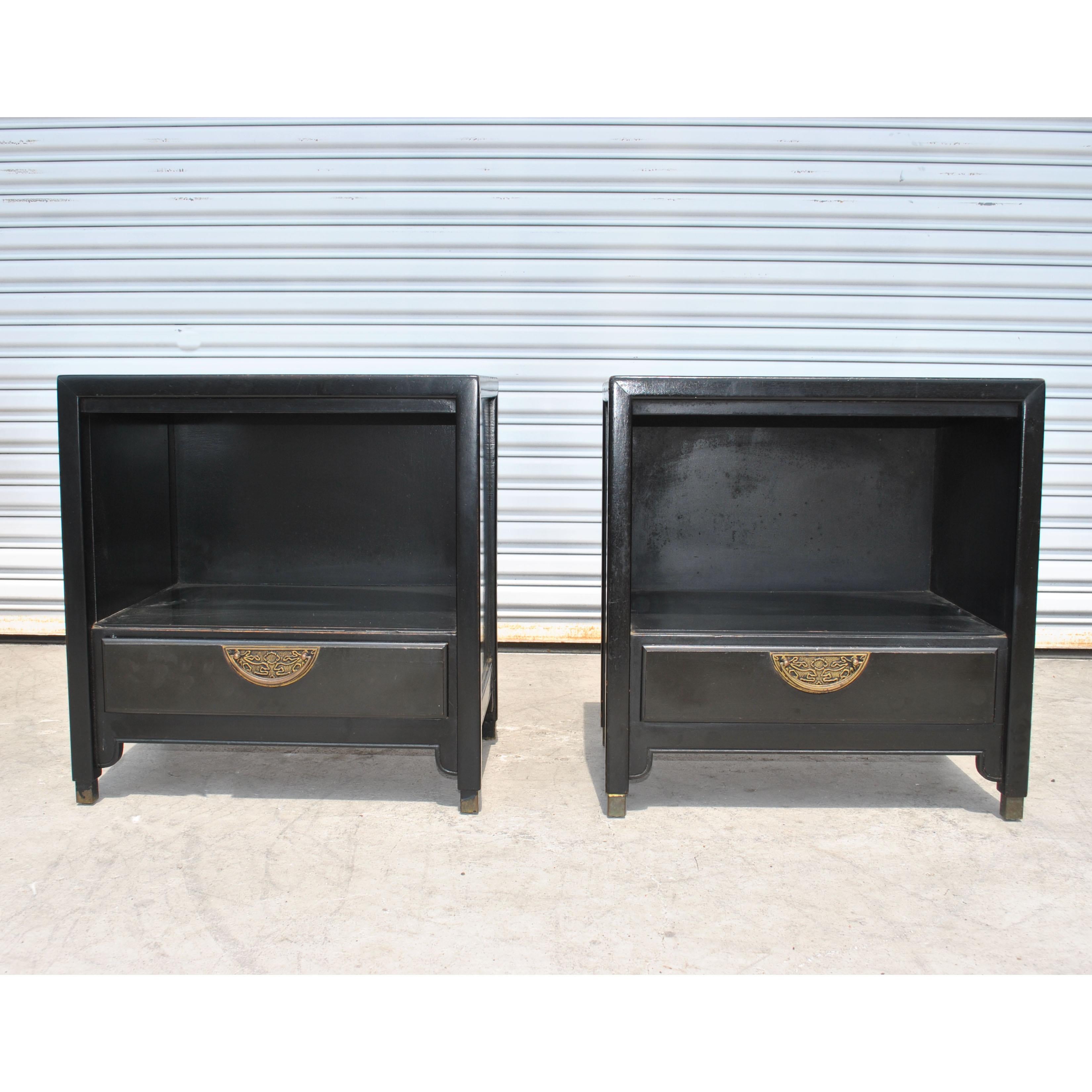 American Pair of Ebonized Chin Hua Mid-Century Nightstands by Century For Sale