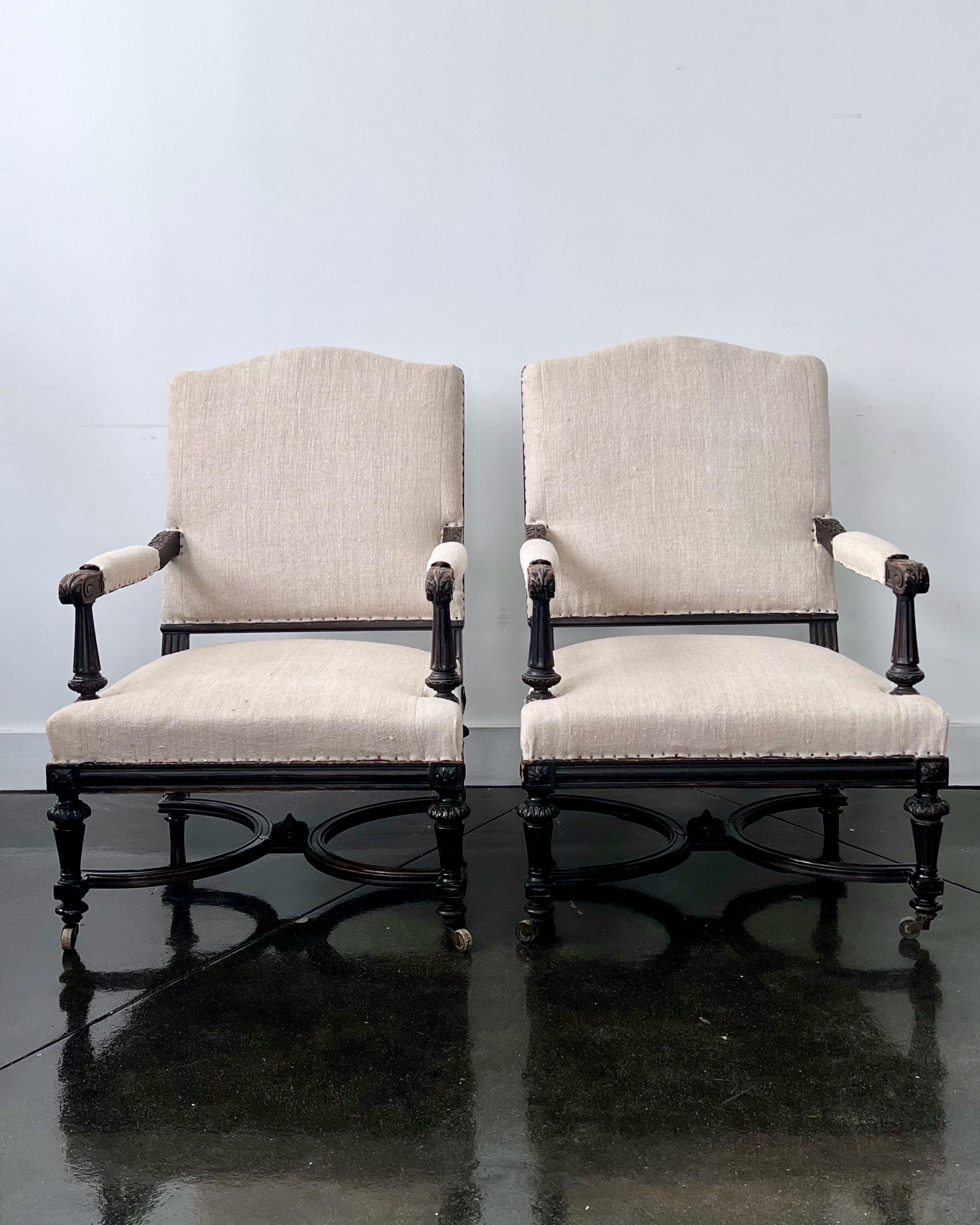 Paar ebonisierte französische Napoleon III.-Sessel aus dem 19. Jahrhundert (Bronze) im Angebot