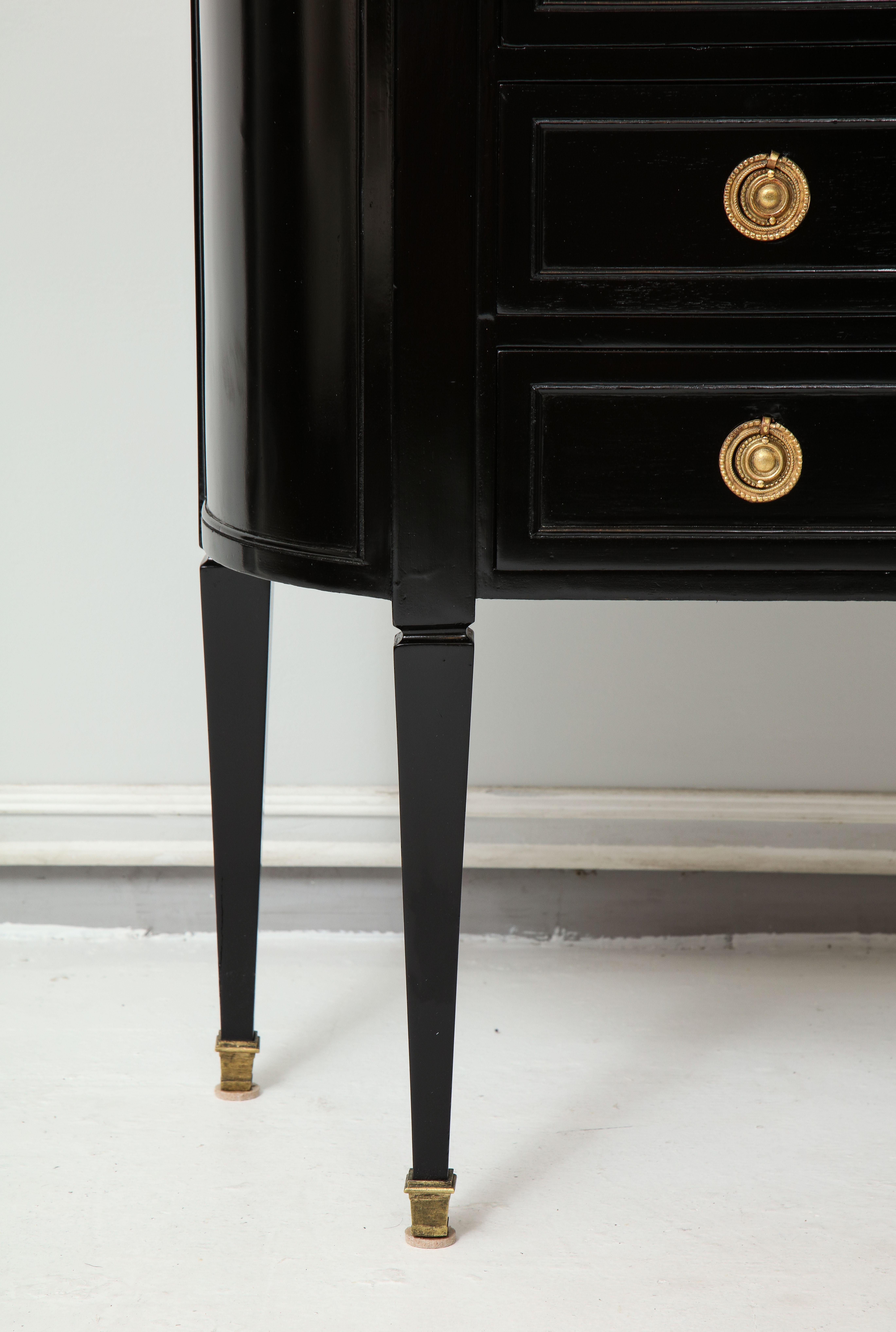 Pair of Ebonized French Marble-Top Petite Commodes with Brass Gallery In Good Condition For Sale In New York, NY