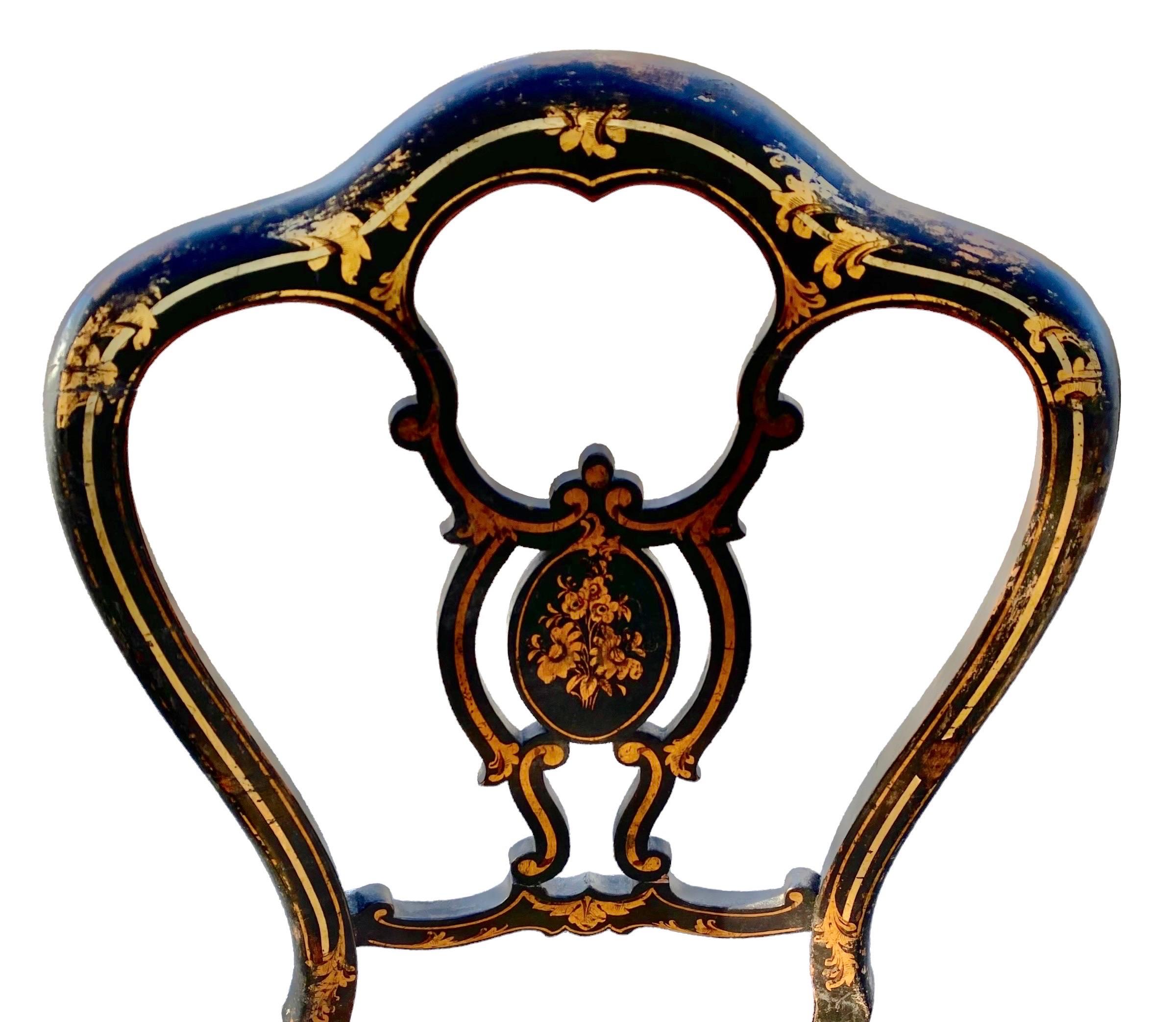 Paire de chaises Napoléon III peintes à la main et ébénisées en vente 1