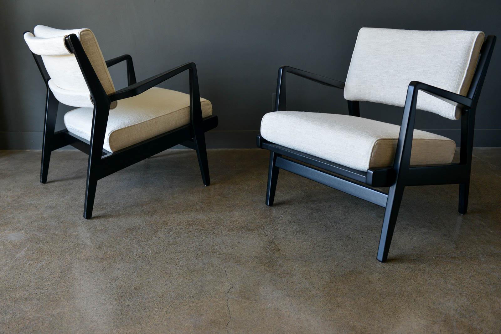 Pair of Ebonized Lounge Chairs by Jens Risom, ca. 1965 In Excellent Condition In Costa Mesa, CA