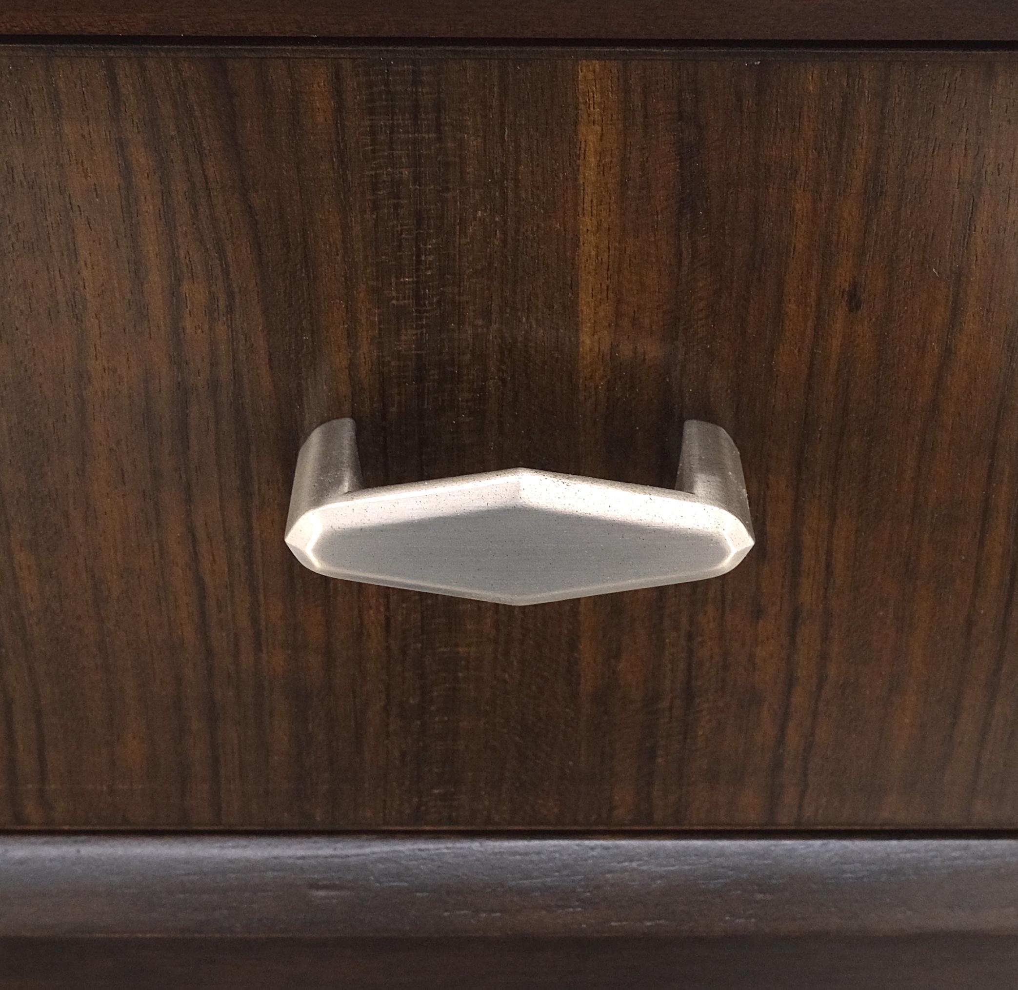 Lacquered Pair of Ebonized Mahogany Waterfall Art Deco Style Night Stands Cabinets MINT For Sale