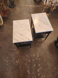 Paire de tables en marbre ébonisé