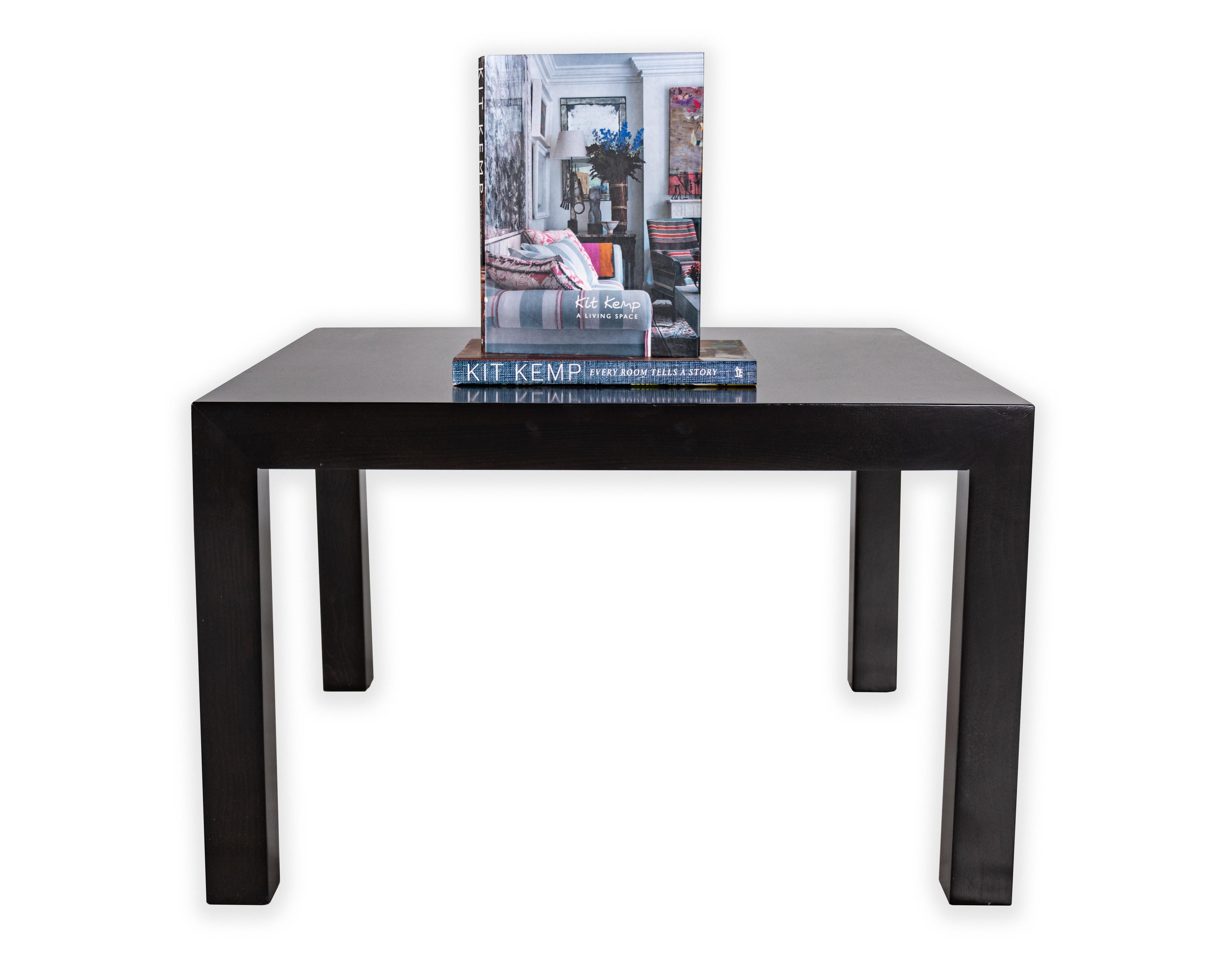 Pair of Ebonized Side Tables In Good Condition For Sale In Dallas, TX