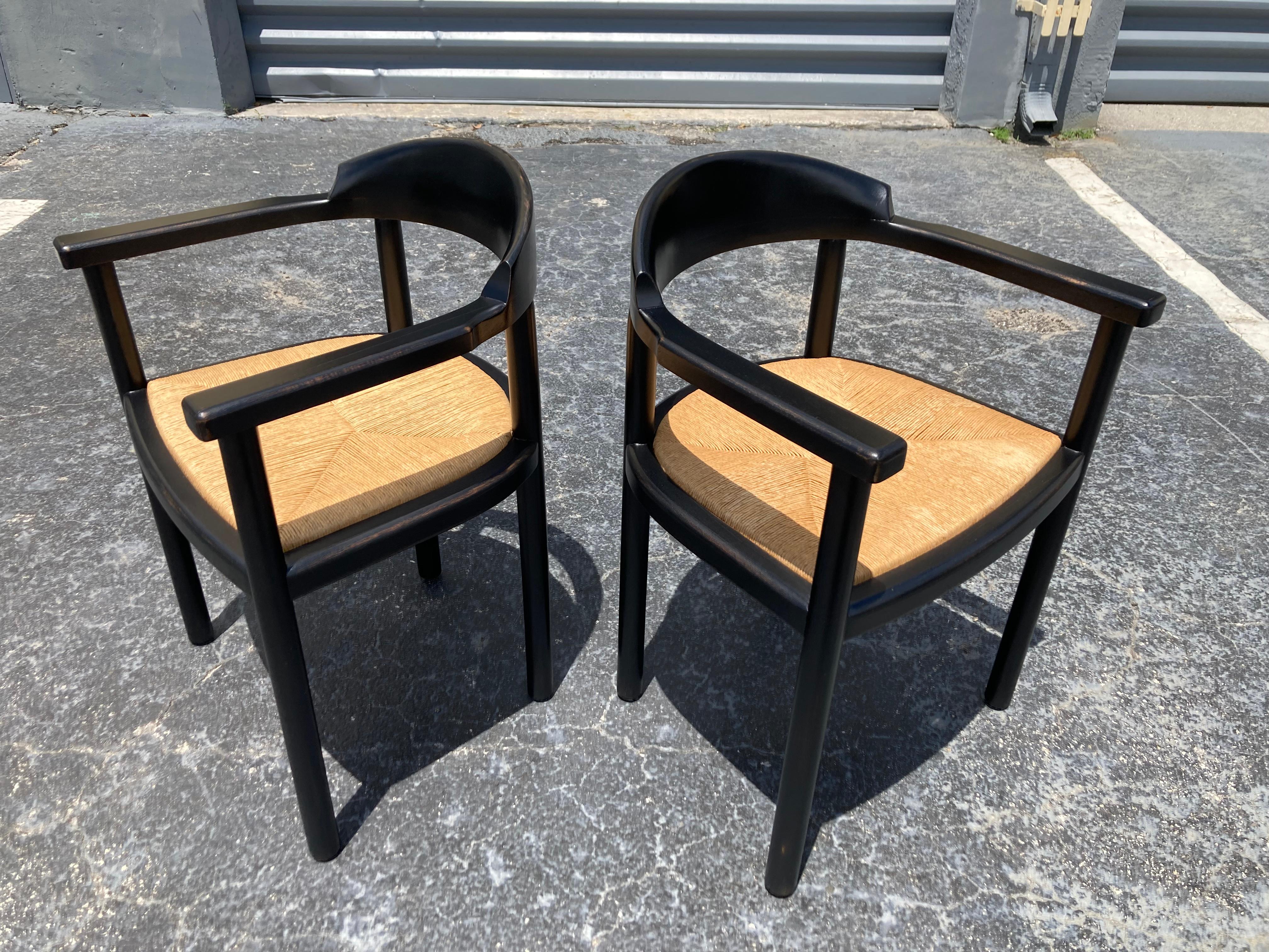 Pair of Ebonized Wood Arm Chairs with Rush Seats, 1960s In Good Condition In Miami, FL