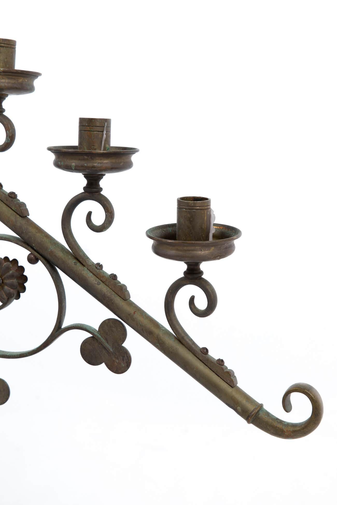 Ottone Coppia di candelabri ecclesiastici in ottone, inizio XX secolo in vendita