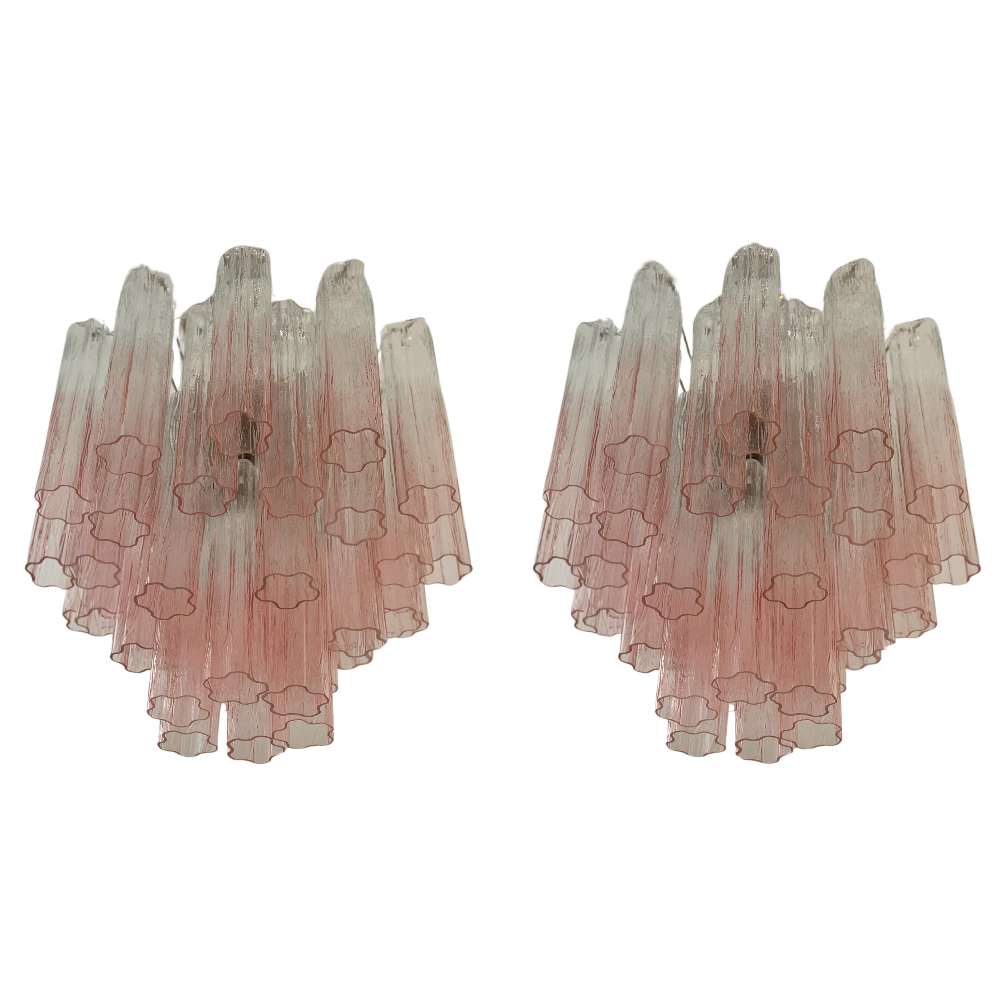 Coppia di lampadari di Murano eclettici, audaci e colorati, con sfumature rosa TRONCHI