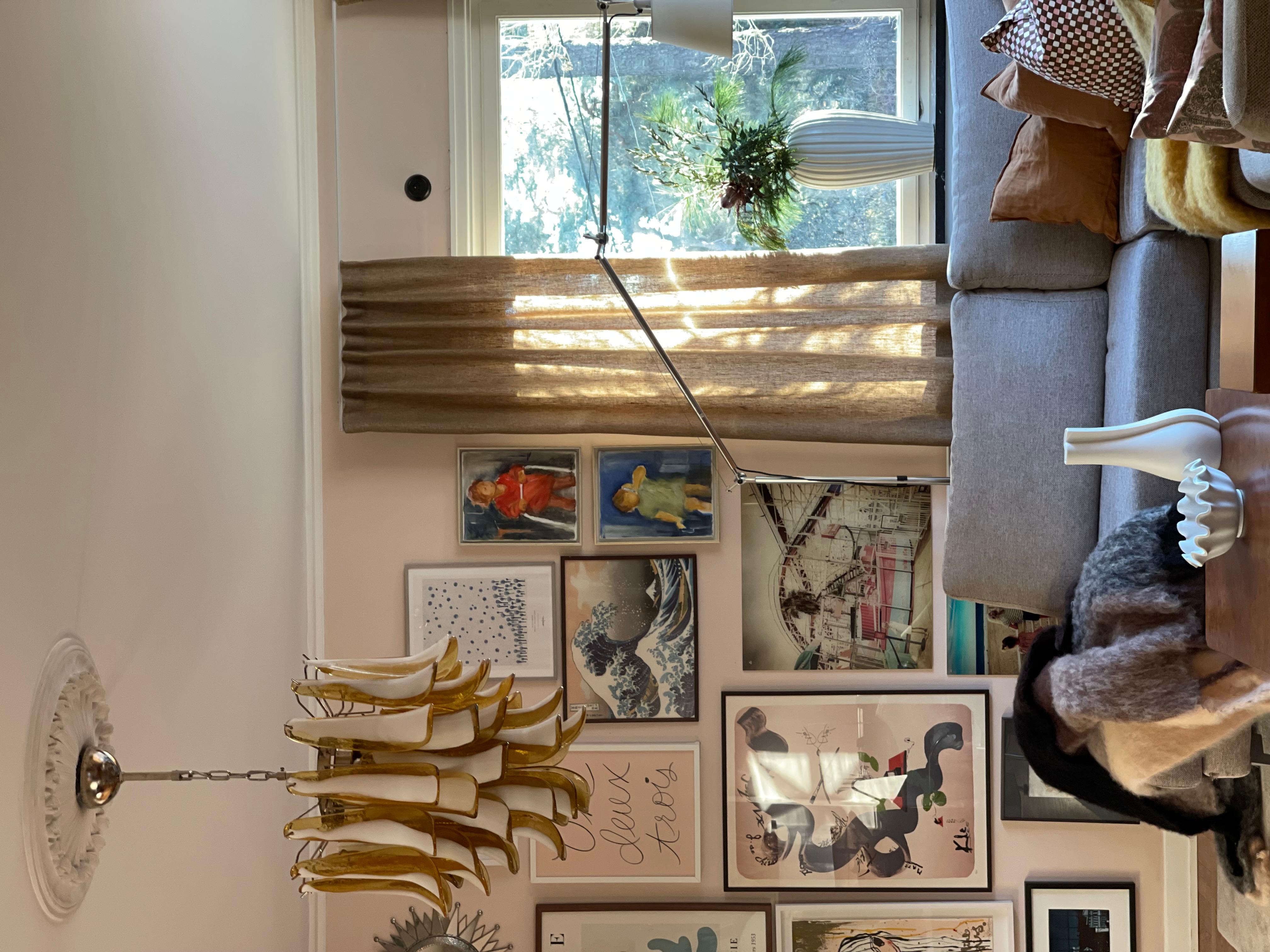 Mid-Century moderno Coppia di lampadari eclettici e colorati di Murano in ambra in vendita