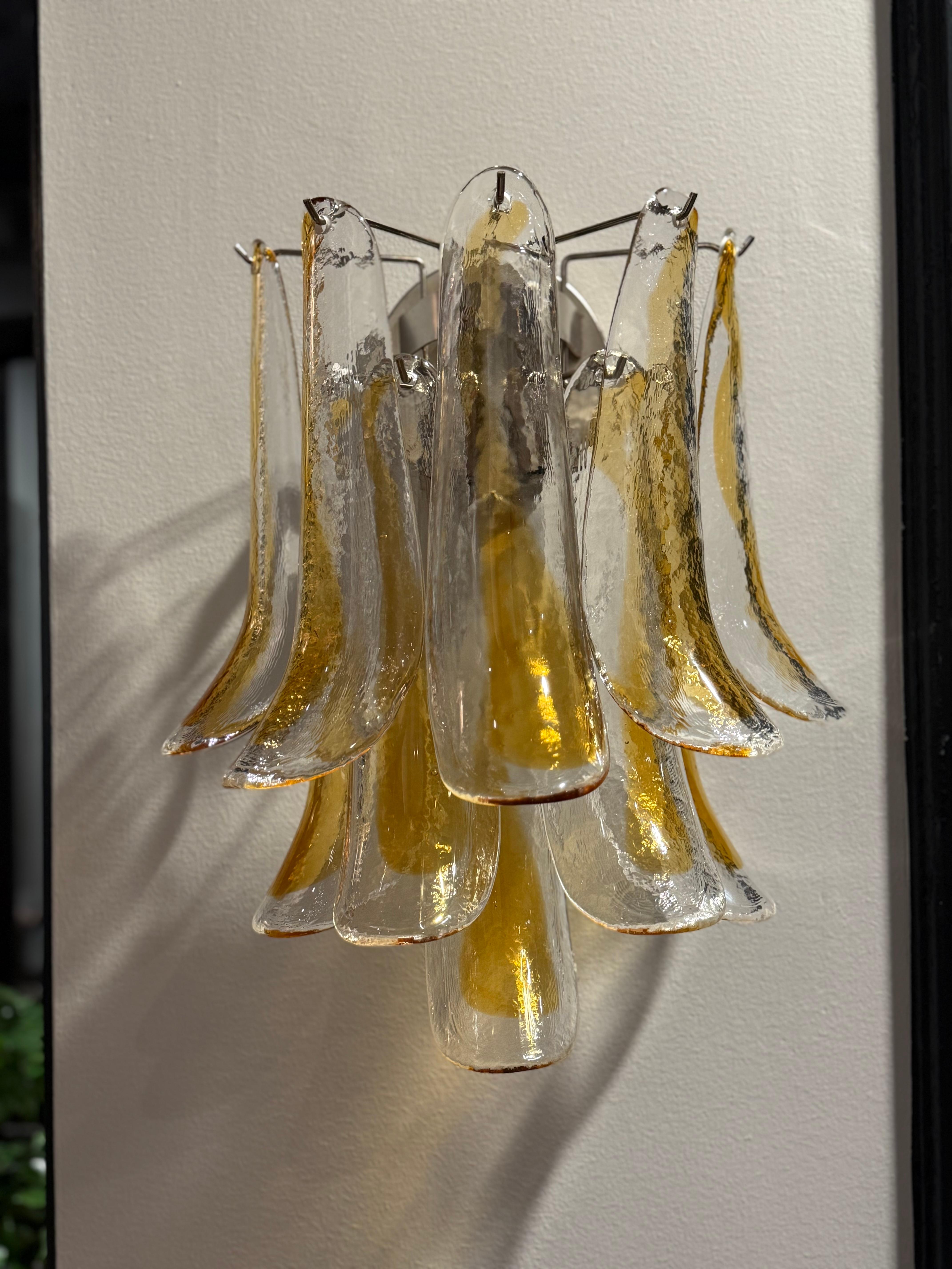 Pareja de apliques eclécticos de Murano en ámbar y cristal transparente Vidrio en venta