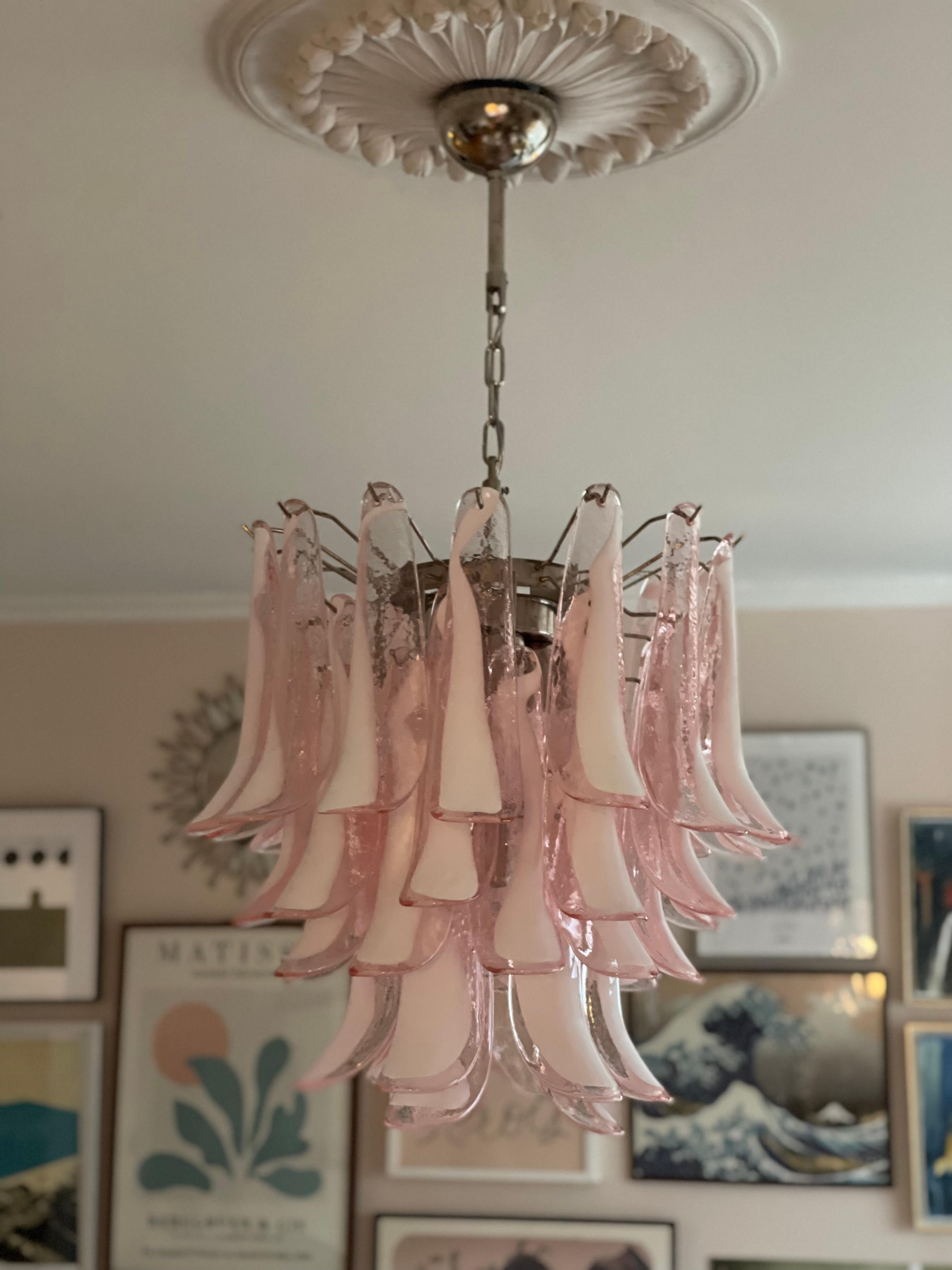 Pareja de Eclécticos Candelabros de Murano Flamencos Rosas Siglo XXI y contemporáneo en venta