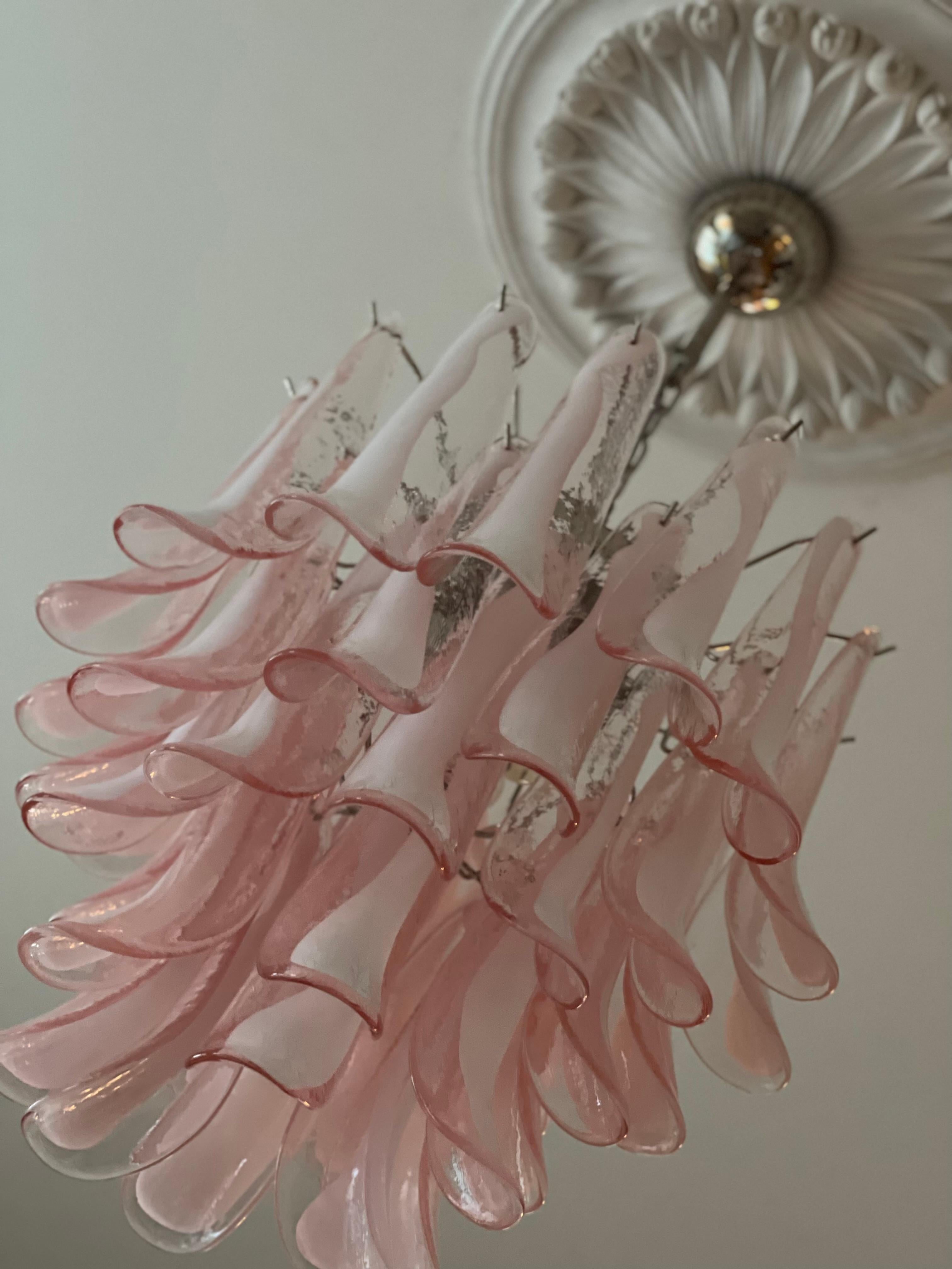 Pareja de Eclécticos Candelabros de Murano Flamencos Rosas Vidrio en venta