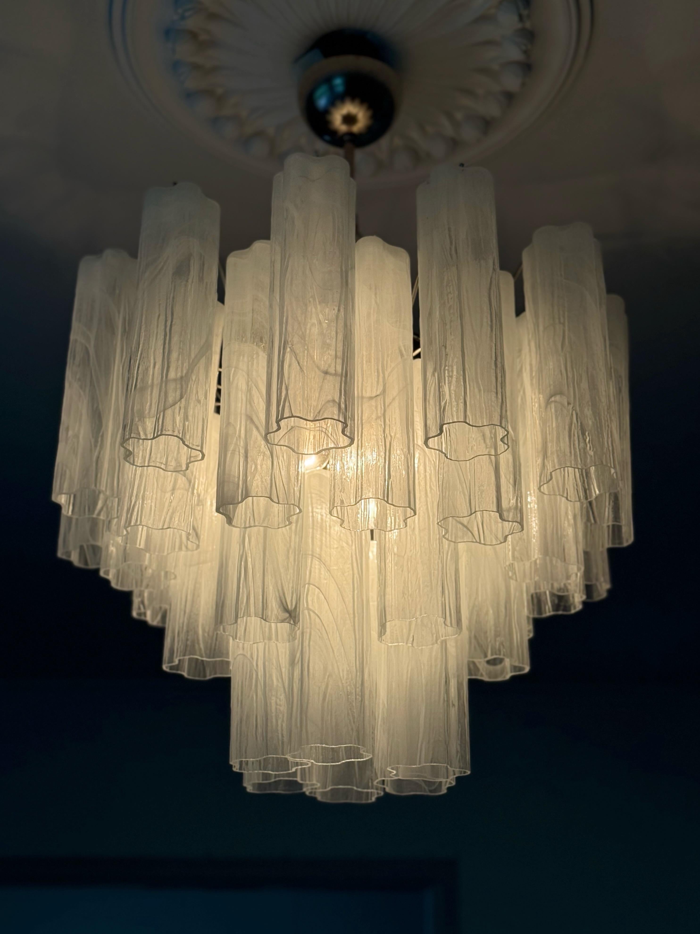 Pair of Eclectic White Murano Chandeliers Tronchi - Swirled Marbled Pattern For Sale 4