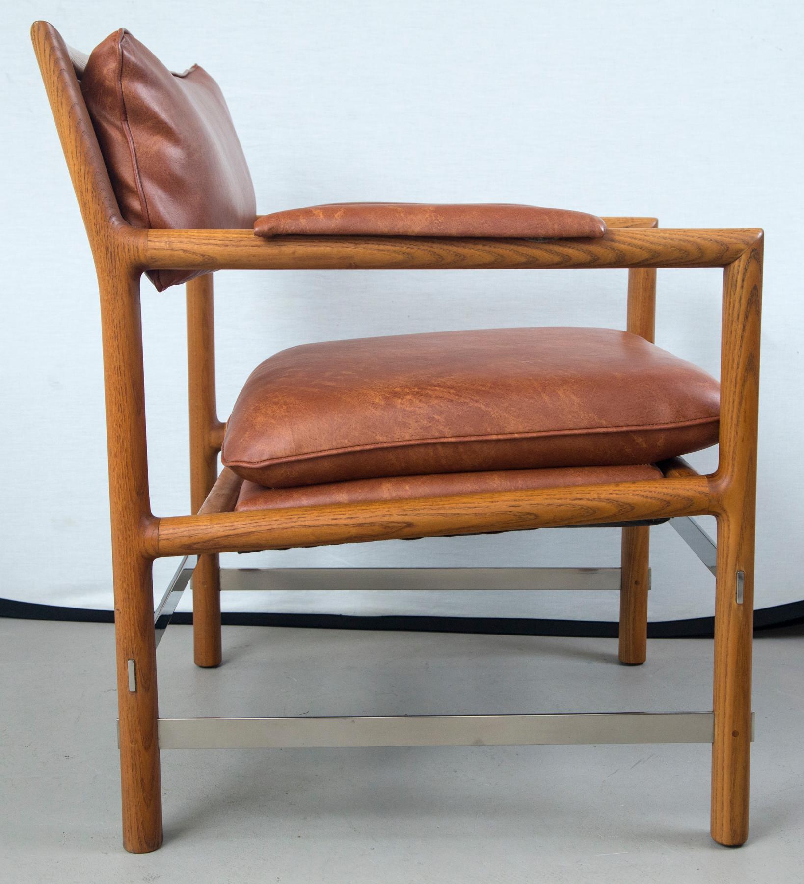 Mid-Century Modern Pair of Ed Wormley for Dunbar Brown Leather Chairs