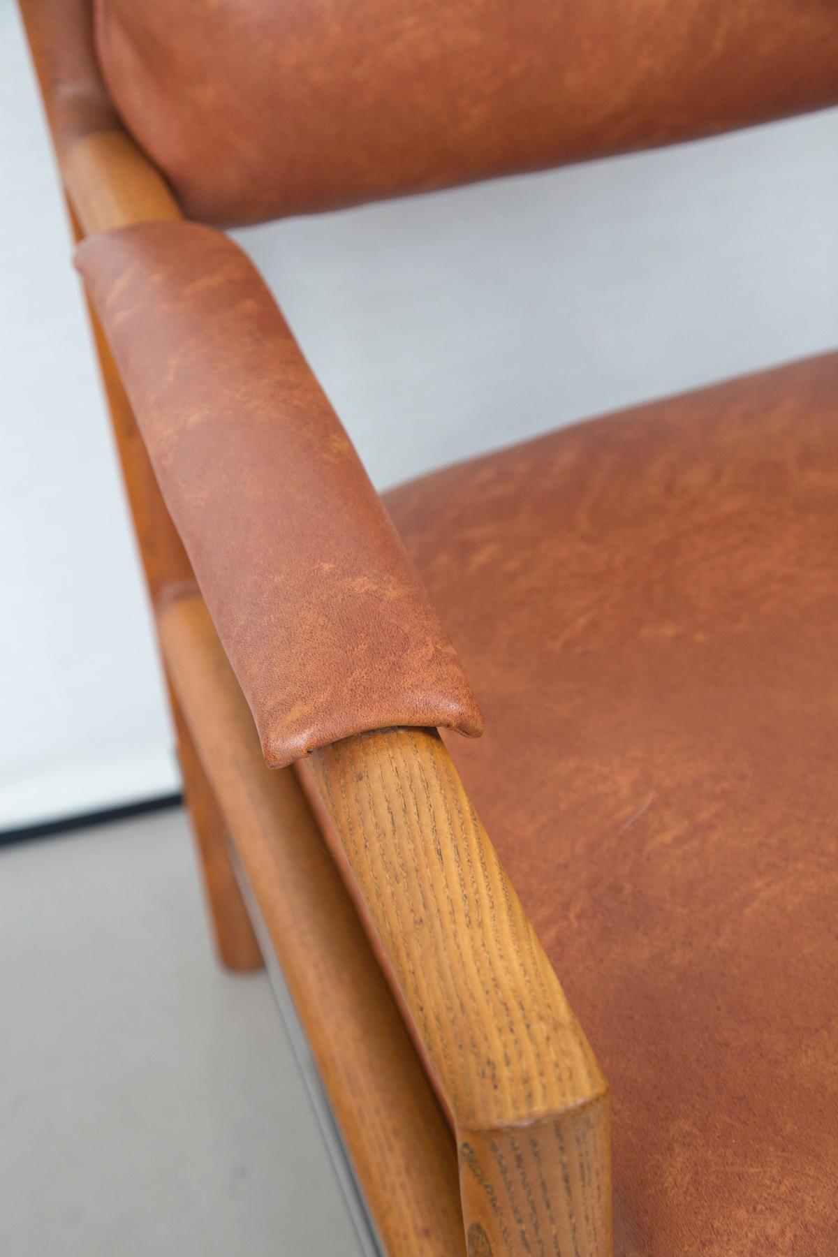 Pair of Ed Wormley for Dunbar Brown Leather Chairs In Good Condition In Westport, CT