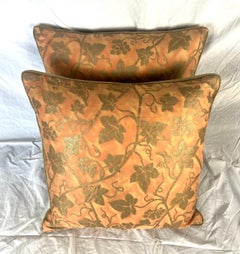 Paar Ederna gemusterte Fortuny-Textilkissen